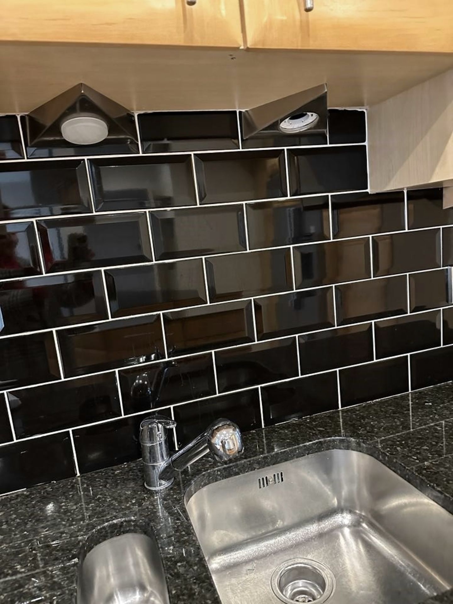 1 x Bespoke Solid Wood Designer Fitted Kitchen Featuring Black Granite Worktops And Under-lighting - Image 19 of 24