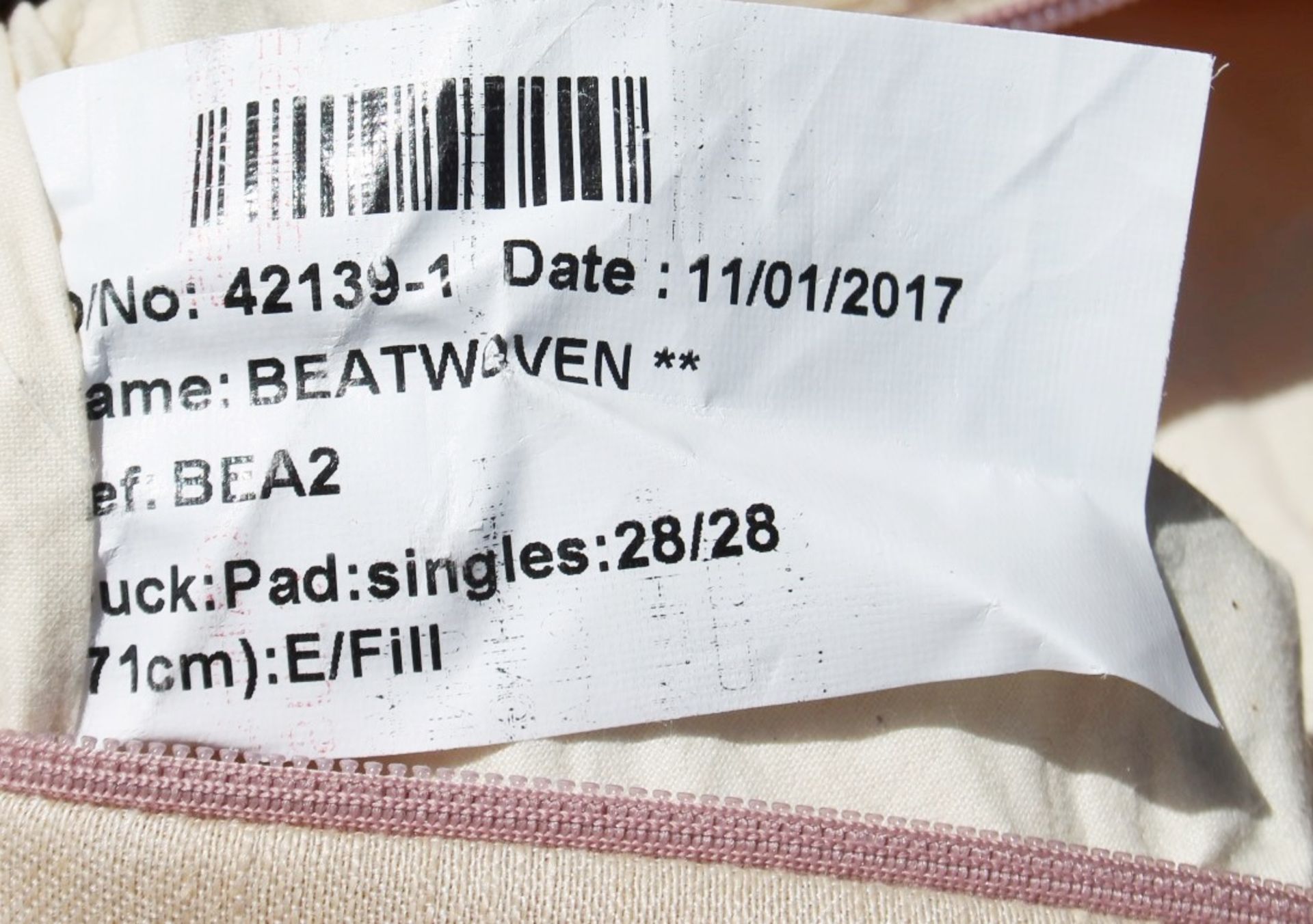 1 x BEATWOVEN 'Adage' Designer Large Weaved Silk Cushion - Original Price £295.00 - Ref: 5536778/ - Image 6 of 6