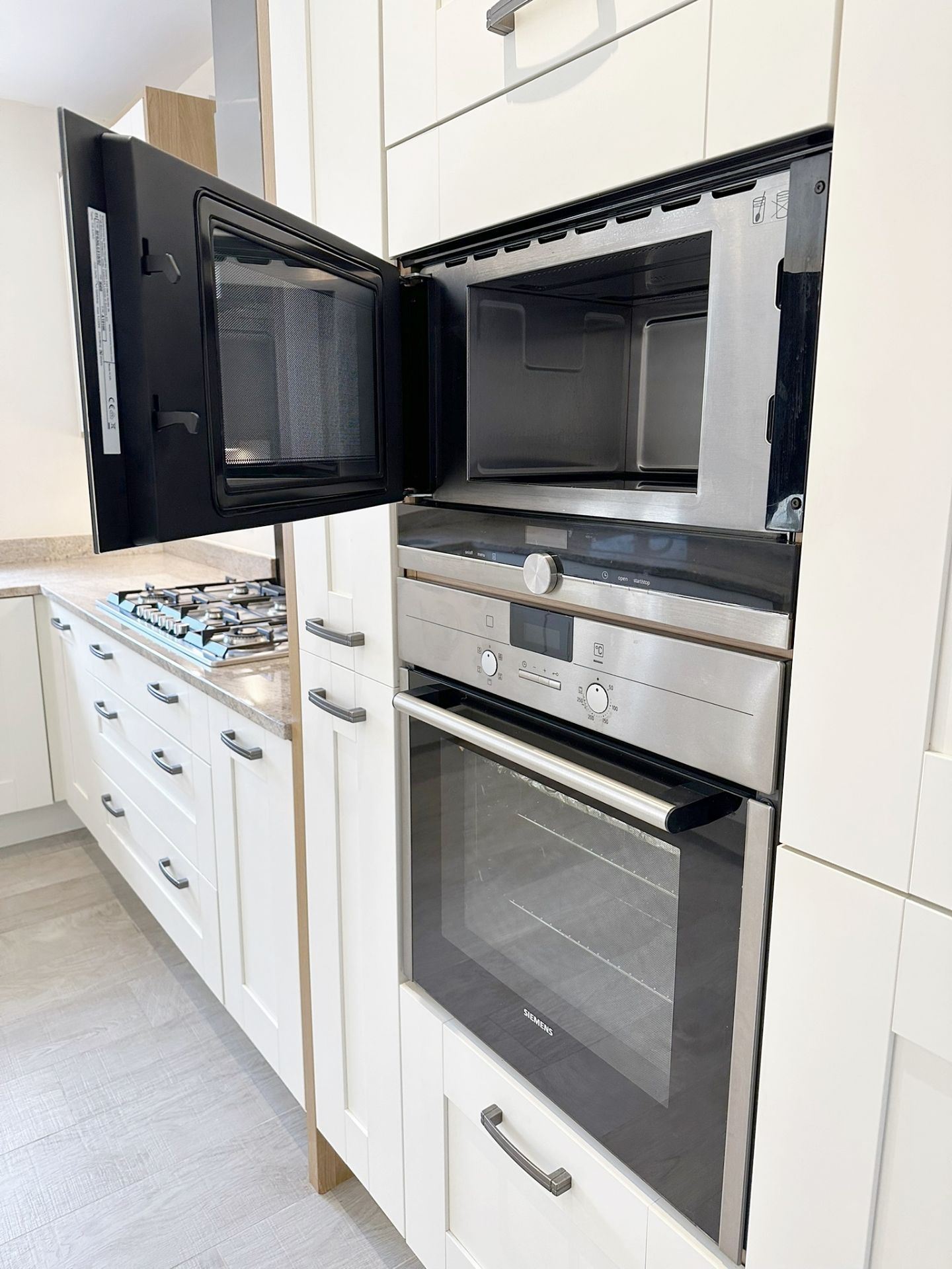 1 x SYMPHONY Contemporary Bespoke Fitted Shaker-Style Kitchen, With Branded Appliances, Granite Tops - Image 14 of 36