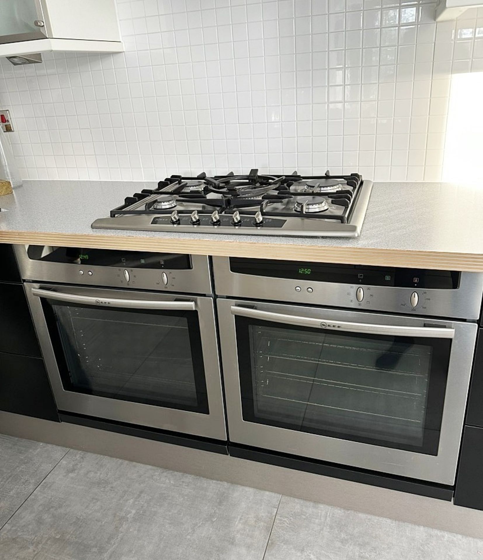 1 x Stunning SYSTEMAT Premium German Fitted Kitchen With NEFF Appliances, and Central Island - Image 13 of 41