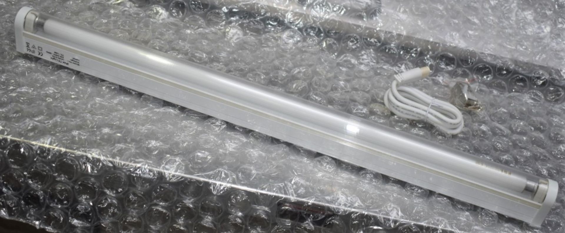 10 x Bathroom Light Fittings - IP44 Waterproof T5 14w Fluorescent Lights With Built-In Electronic - Image 11 of 11