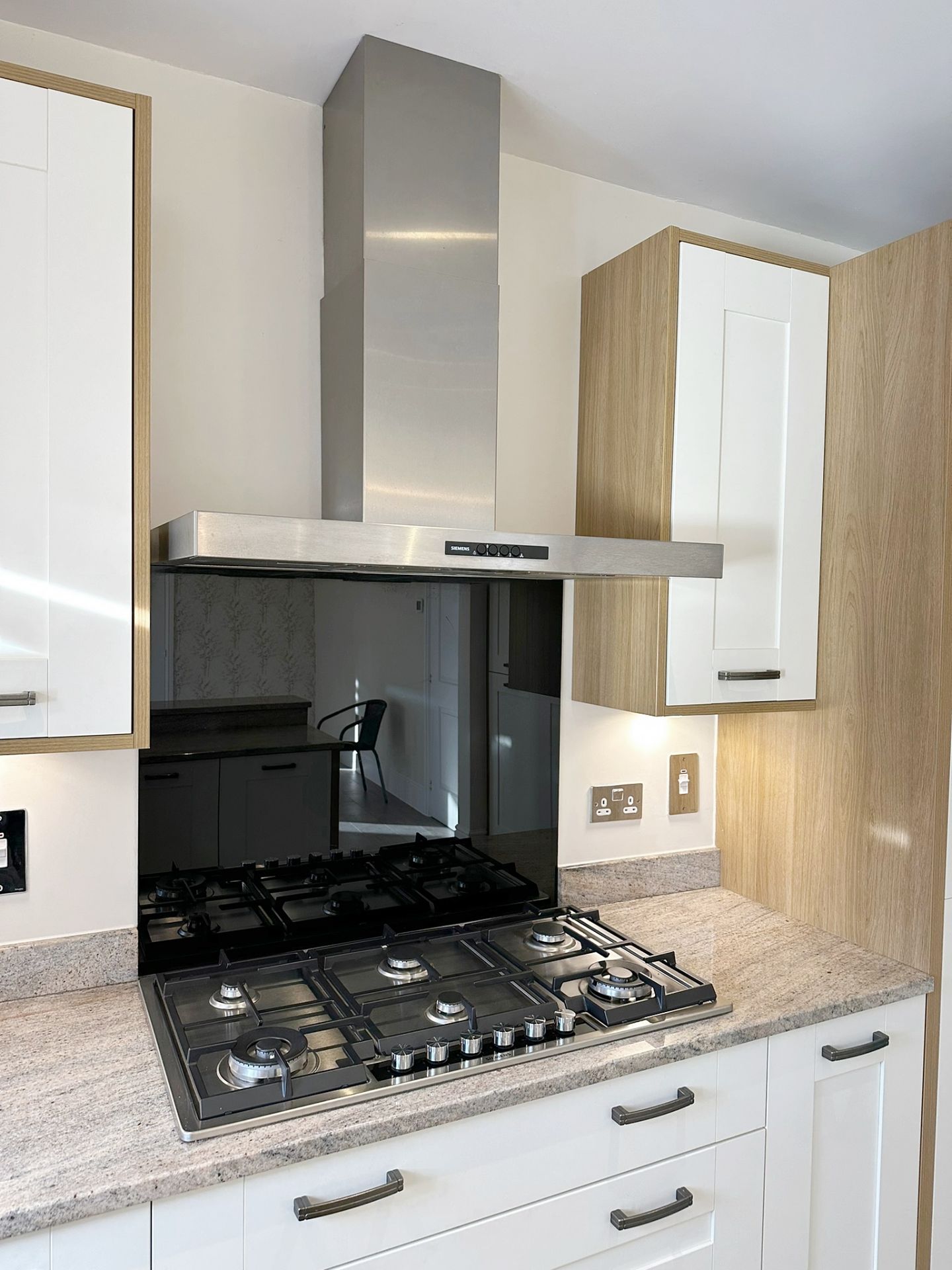 1 x SYMPHONY Contemporary Bespoke Fitted Shaker-Style Kitchen, With Branded Appliances, Granite Tops - Image 20 of 36