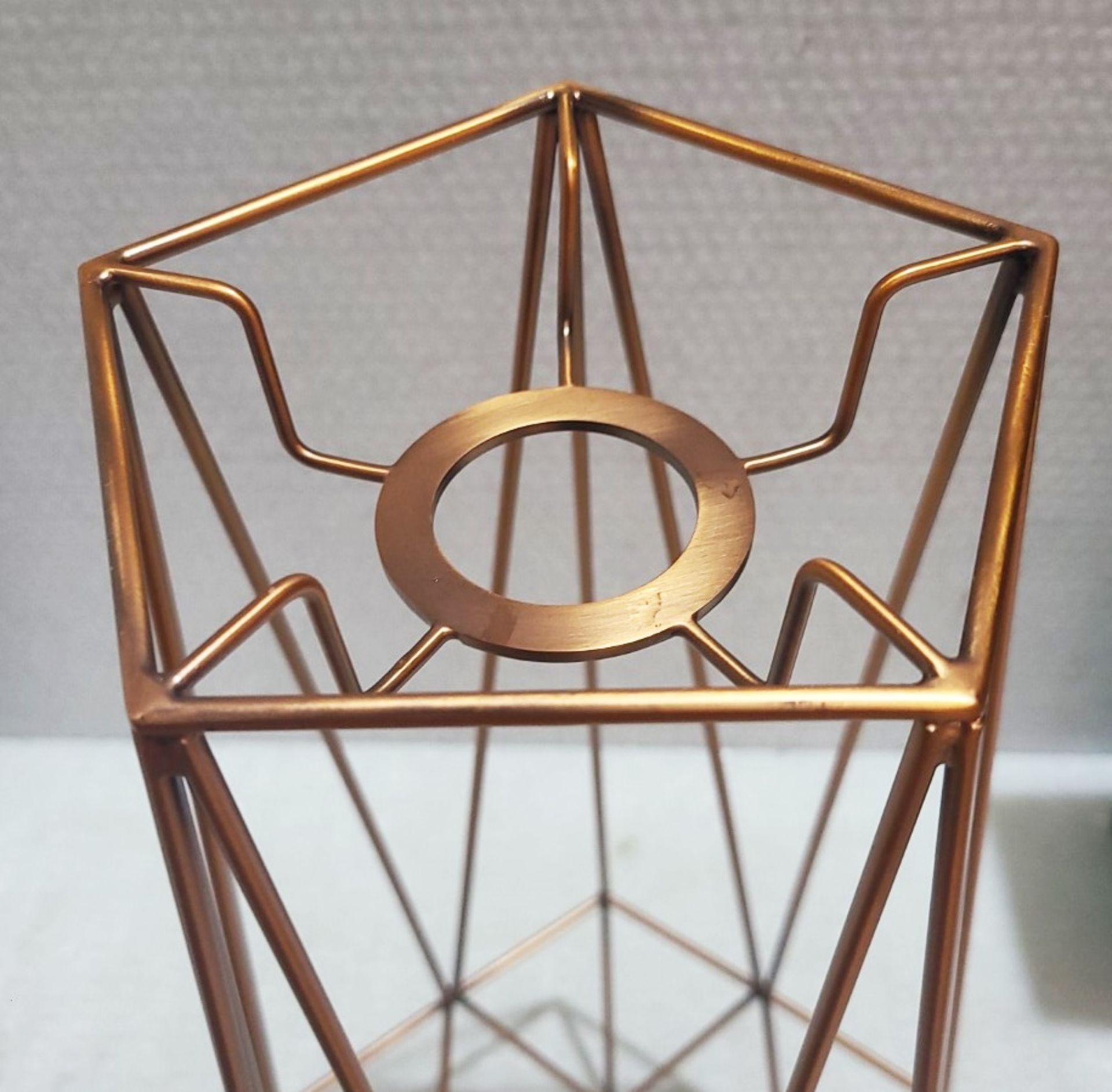 1 x CHELSOM Diamond Table Lamp Copper Metal Cage Shade Geometric Style - Image 4 of 4