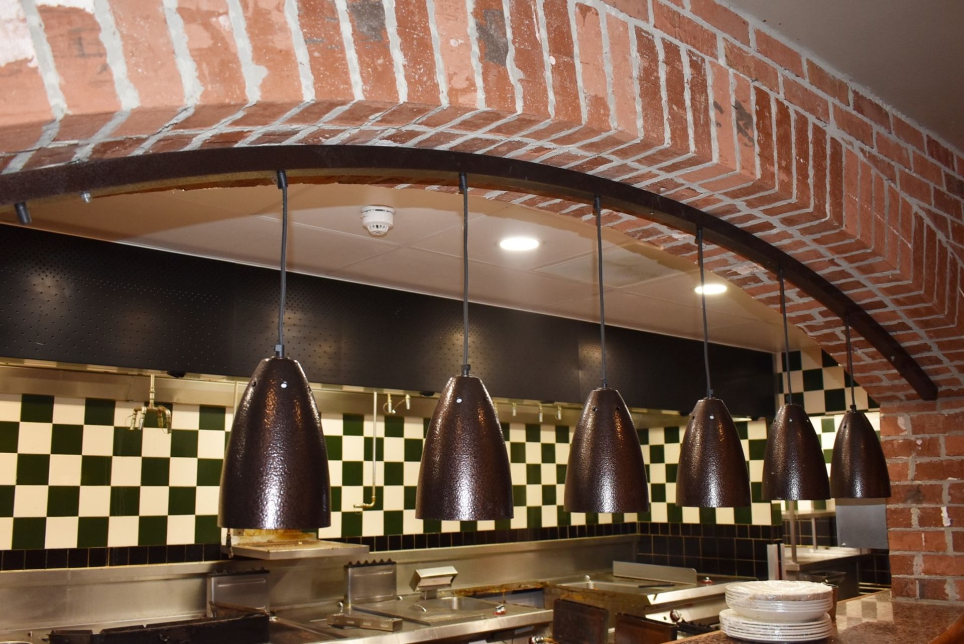 6 x Food Warming Heat Lamps On A Curved Mounting Bracket, For Passthrough Server Areas - From a