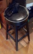 2 x Retro-Style Bar Stools With Dark Wood Frames, Black Faux Leather Upholstery and White