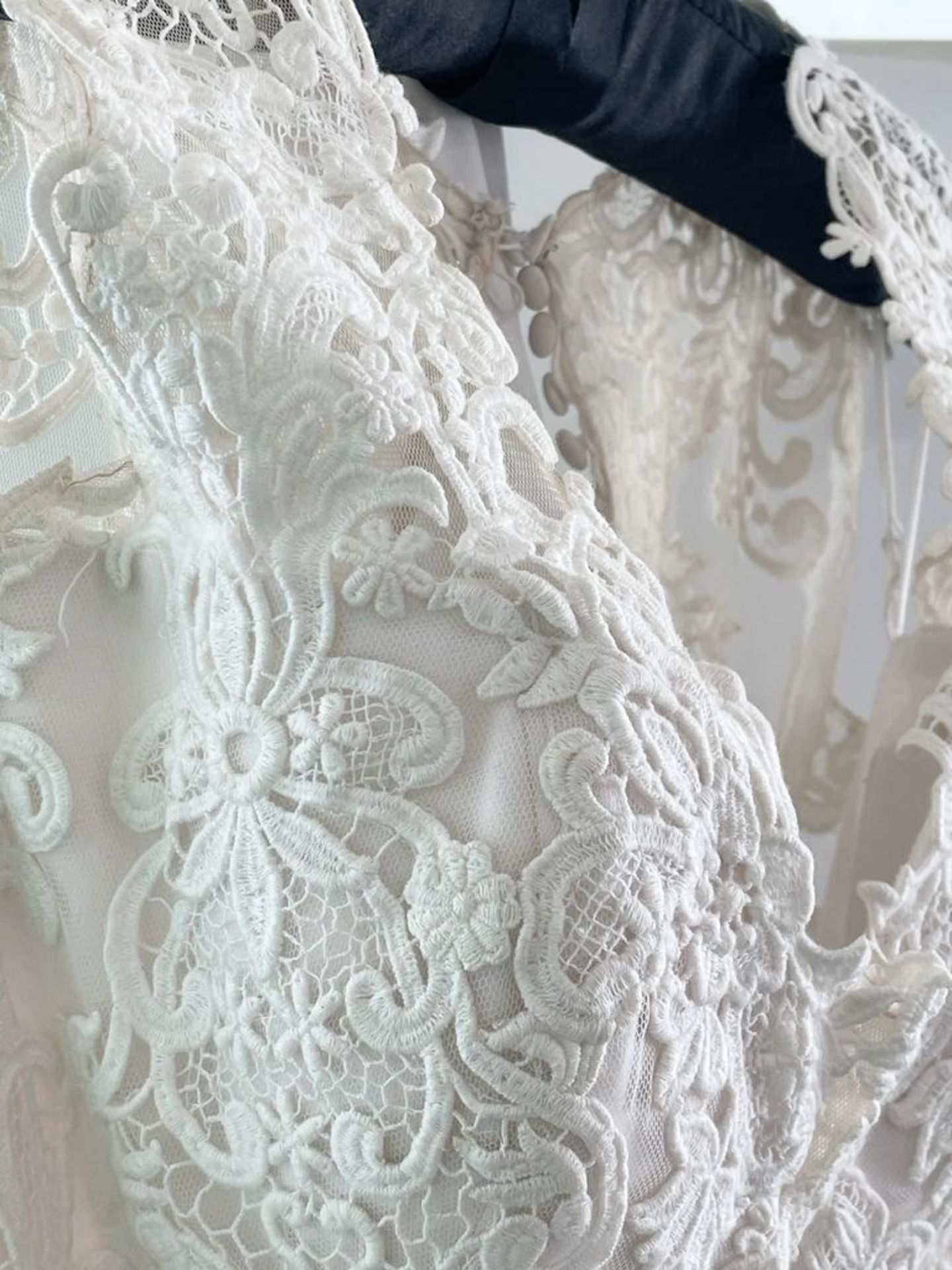 1 x LILIAN WEST 'Kate' Designer Crochet Lace Sweetheart Wedding Dress Bridal Gown, With Silk Flowing - Image 8 of 14