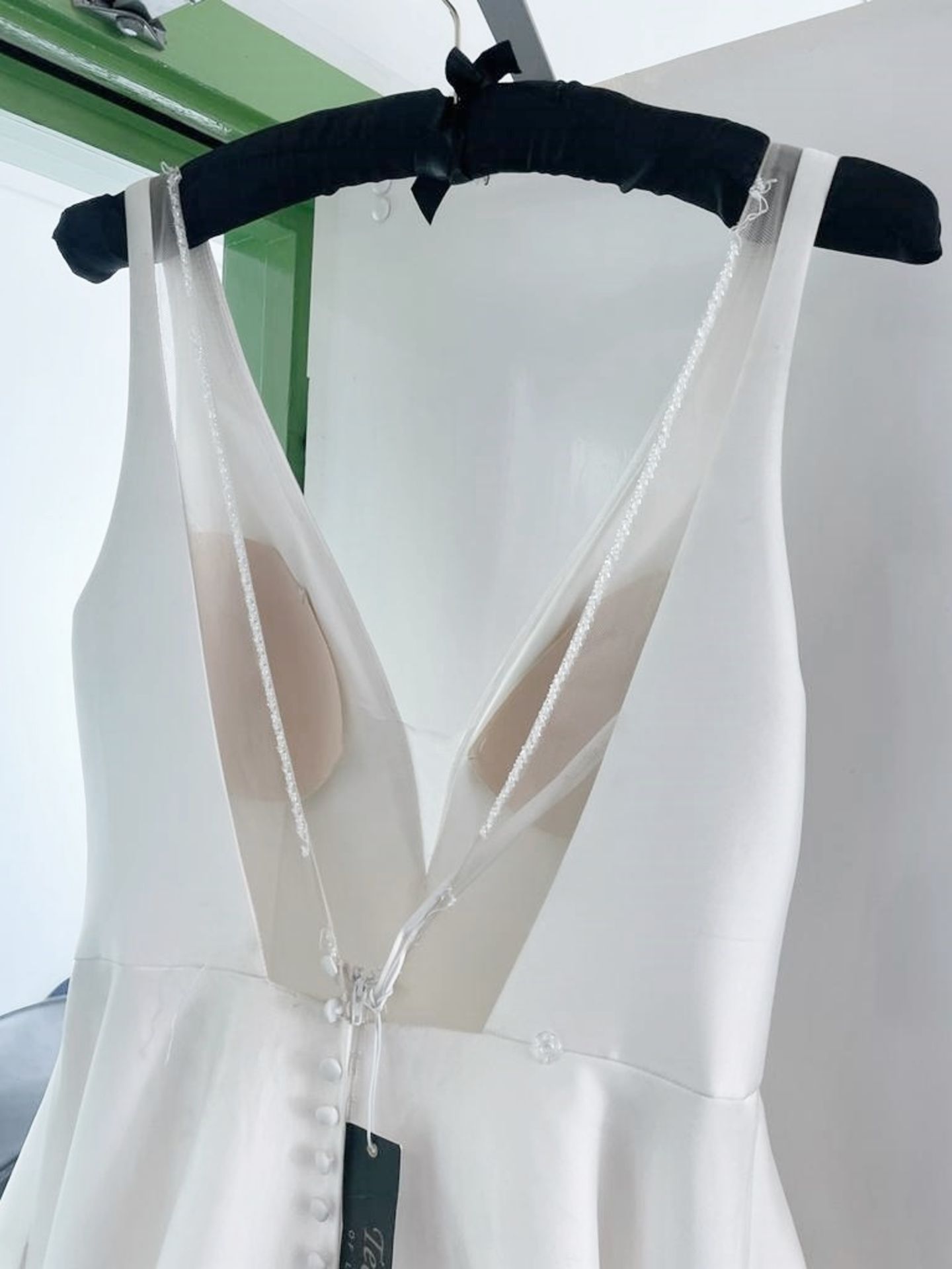 1 x ALLURE BRIDALS Sleeveless Designer Wedding Dress Bridal Gown - Style: 9813 - Size: UK 10 - - Image 10 of 13