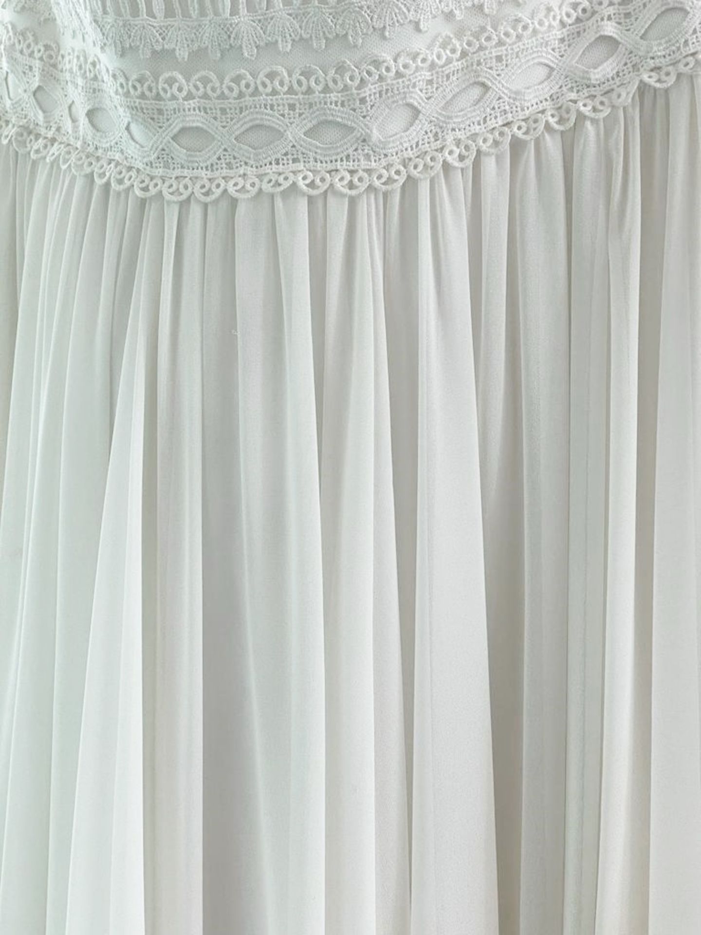 1 x PRONOVIAS 'Dramia' Designer Crocheted Lace Wedding Dress Bridal Gown, With Chiffon Gathered - Image 13 of 20