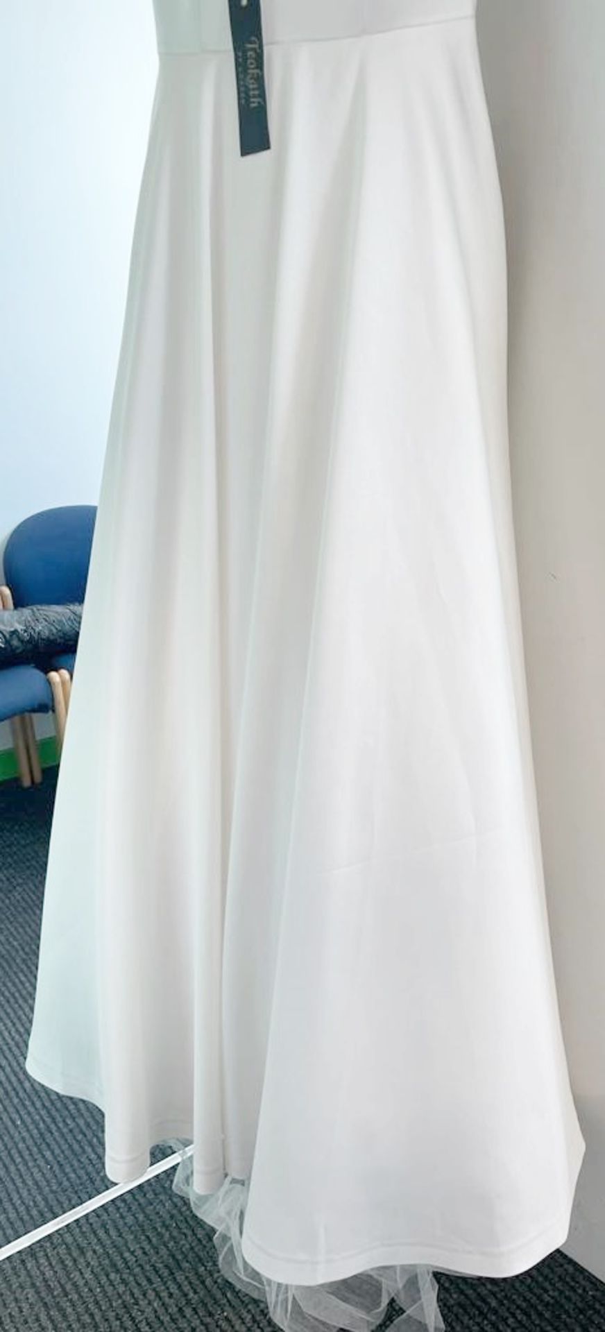 1 x ALLURE BRIDALS Sleeveless Designer Wedding Dress Bridal Gown - Style: 9813 - Size: UK 10 - - Image 8 of 13