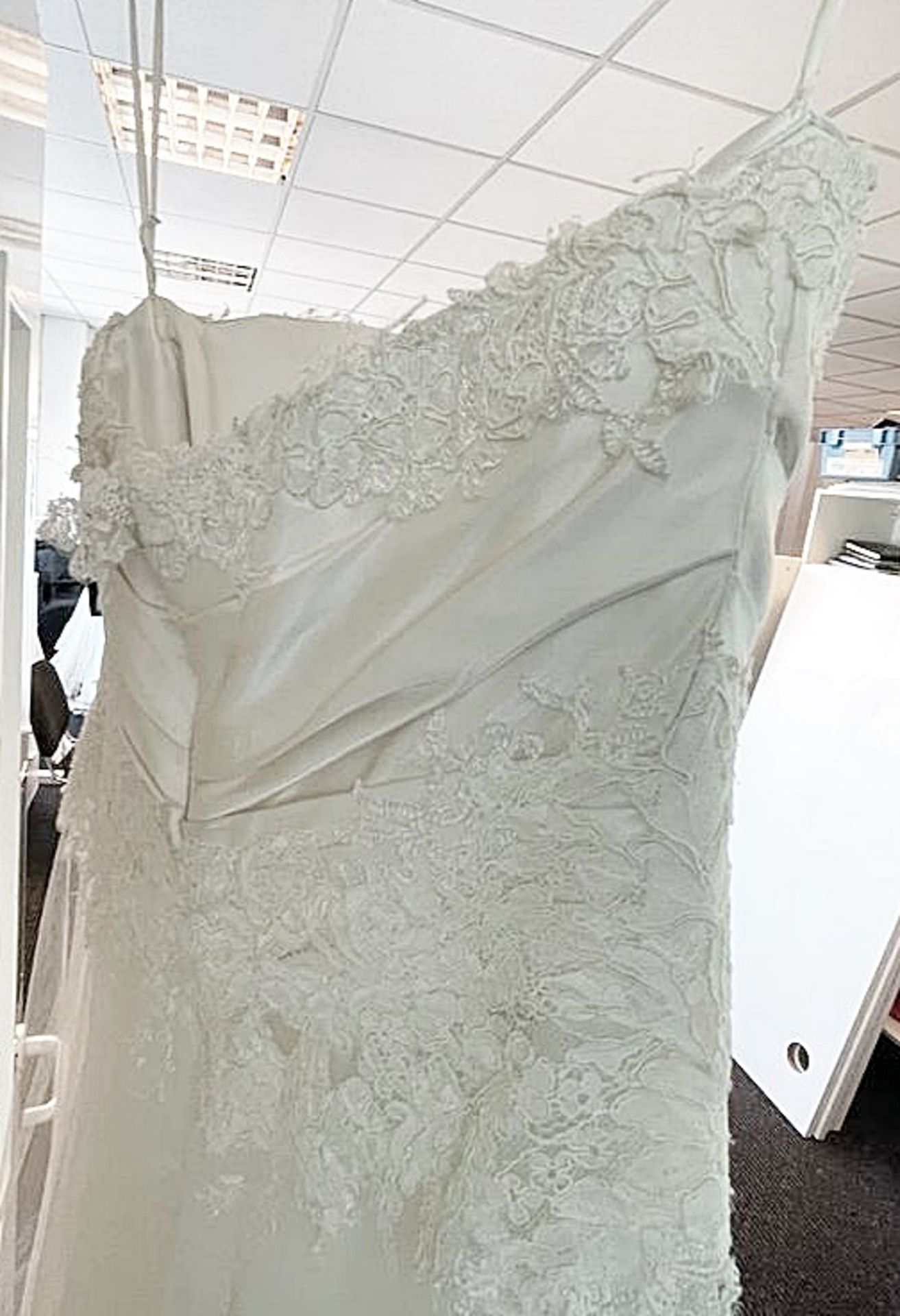 1 x LUSAN MANDONGUS / ANNASUL Y 'Infinity' Strapless Designer Wedding Dress - UK 12 - RRP £1,700 - Image 4 of 8