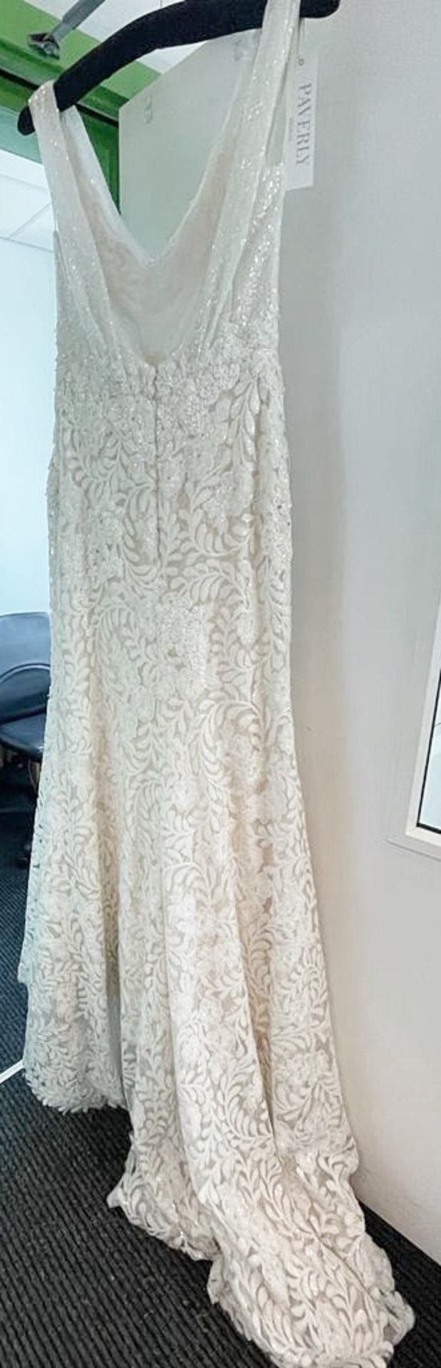 1 x LUSAN MANDONGUS 'Viola' Designer, Fishtail Wedding Dress Bridal Gown With Sequin Decoration - - Image 6 of 10