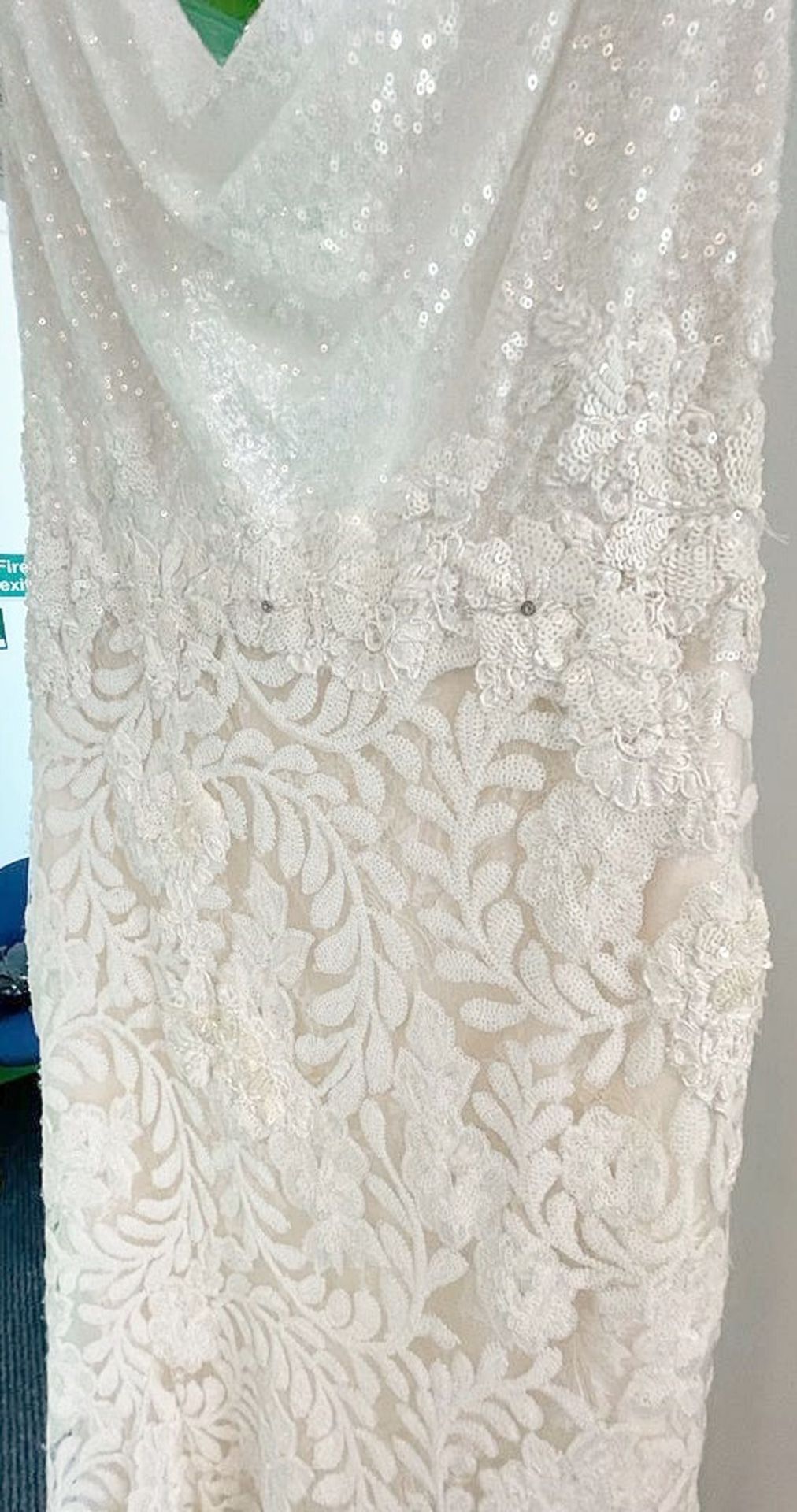 1 x LUSAN MANDONGUS 'Viola' Designer, Fishtail Wedding Dress Bridal Gown With Sequin Decoration - - Image 2 of 10