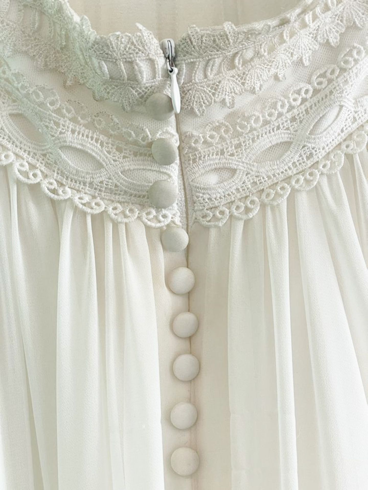 1 x PRONOVIAS 'Dramia' Designer Crocheted Lace Wedding Dress Bridal Gown, With Chiffon Gathered - Image 9 of 20