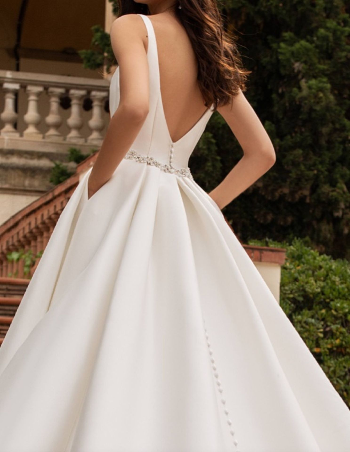 1 x PRONOVIAS 'Malena' Designer Princess Wedding Dress Bridal Gown, Featuring A Pleated Skirt And - Image 3 of 16