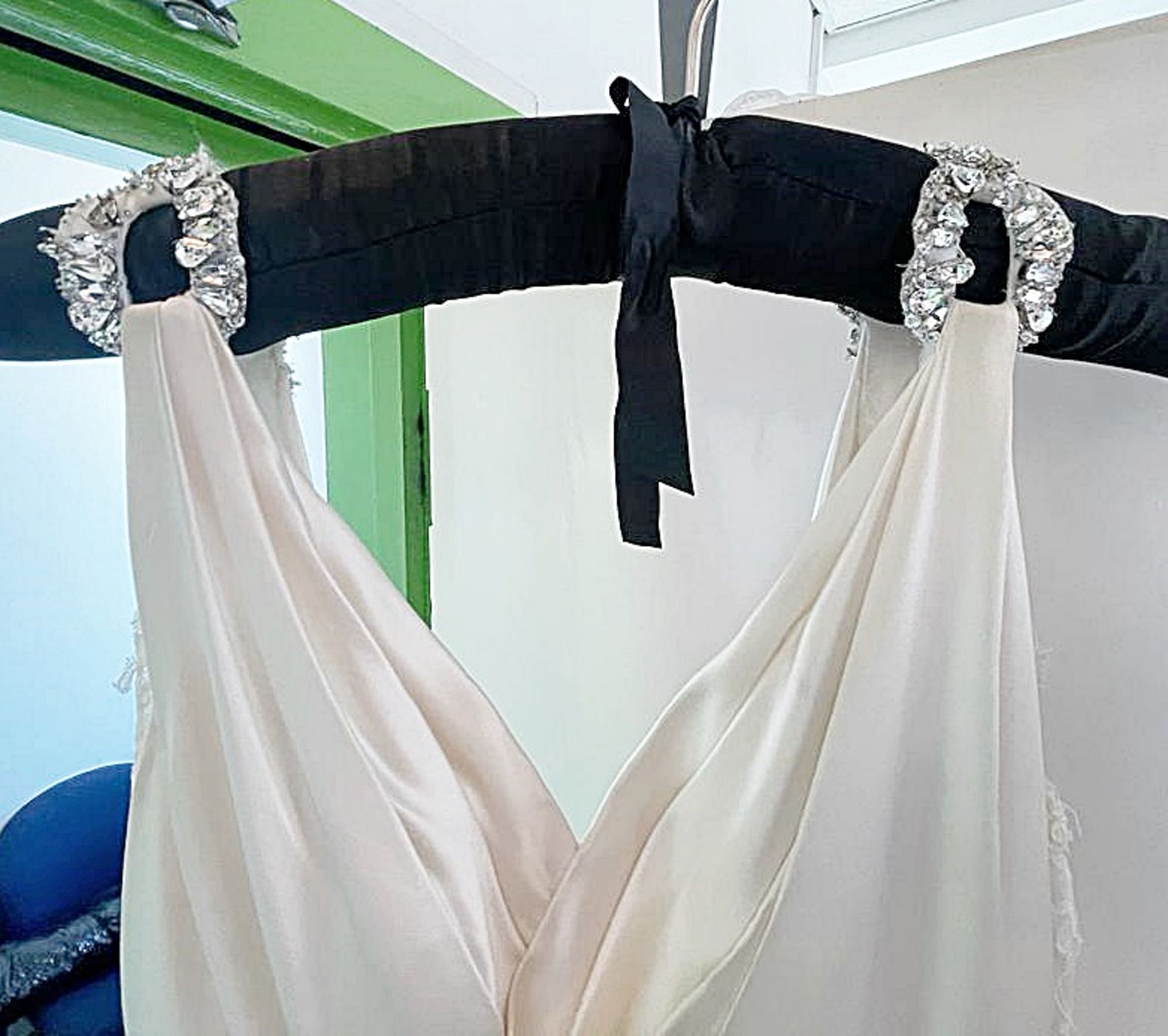 1 x LUSAN MANDONGUS 'Kalina' 100% Silk Fishtail Designer Wedding Dress Bridal Gown, Featuring - Image 3 of 11