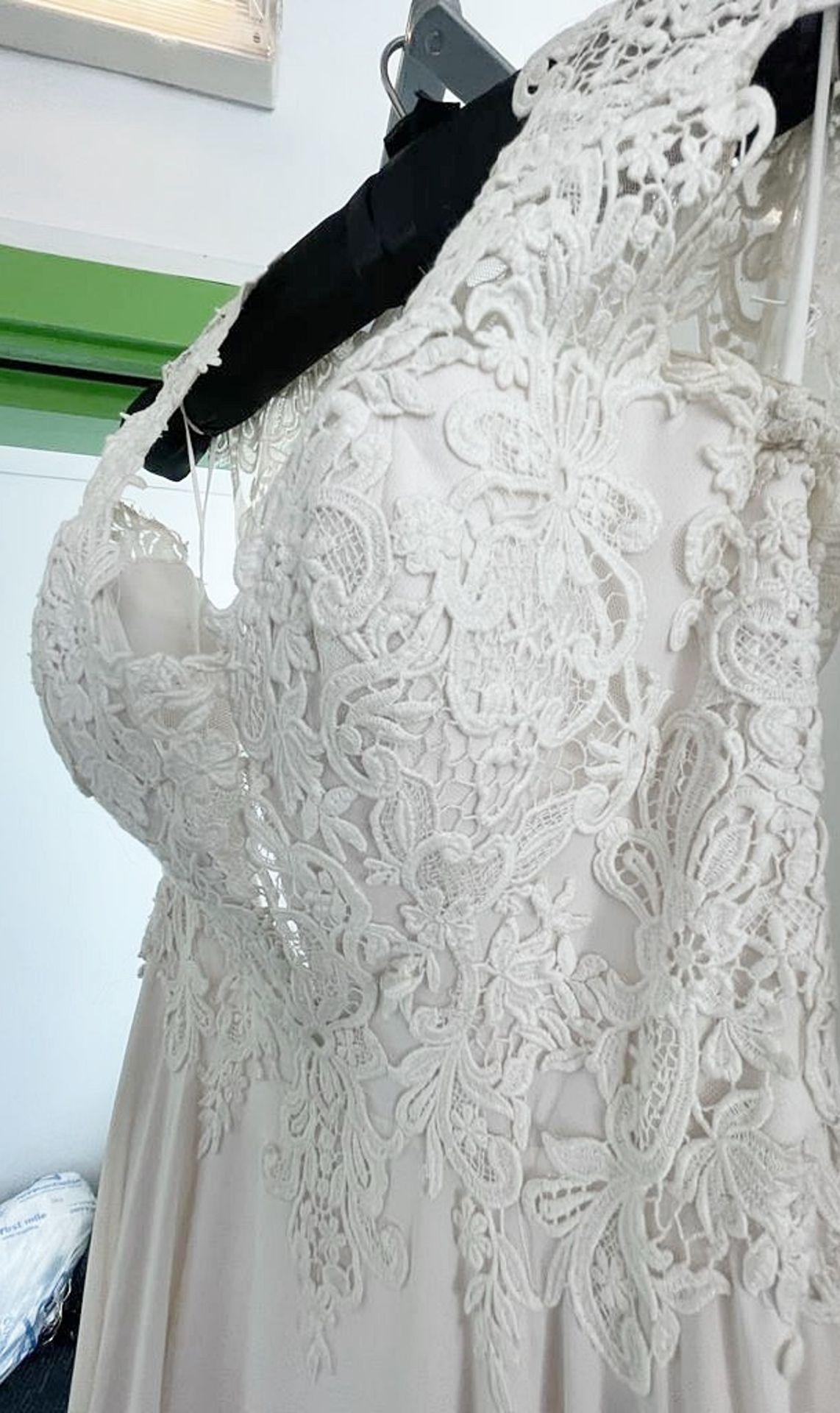 1 x LILIAN WEST 'Kate' Designer Crochet Lace Sweetheart Wedding Dress Bridal Gown, With Silk Flowing - Image 3 of 14