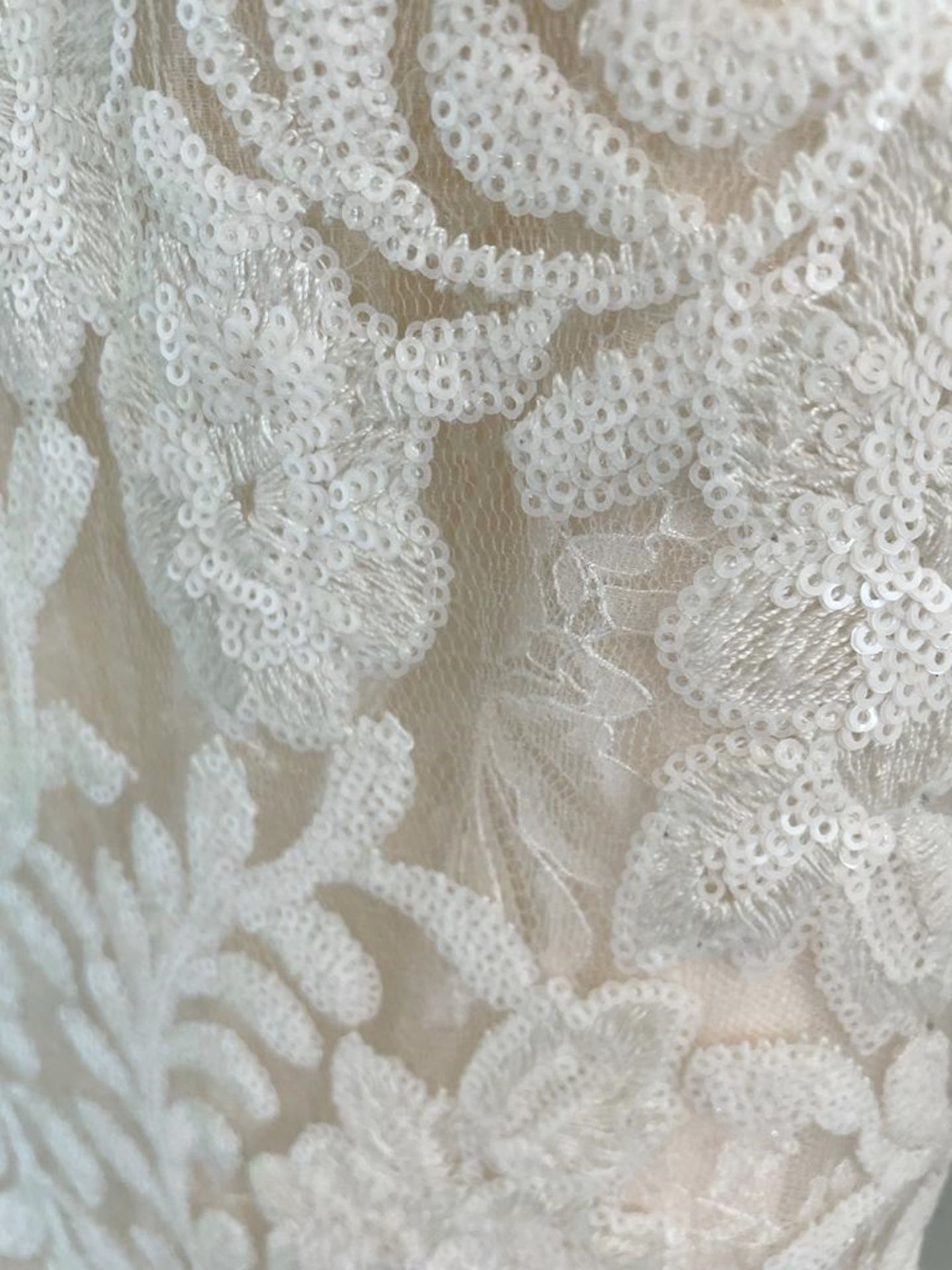 1 x LUSAN MANDONGUS 'Viola' Designer, Fishtail Wedding Dress Bridal Gown With Sequin Decoration - - Image 3 of 10