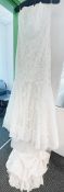 1 x PRONOVIAS 'Olugul' Strapless Mermaid Designer Wedding Dress Bridal Gown - Colour: Ivory