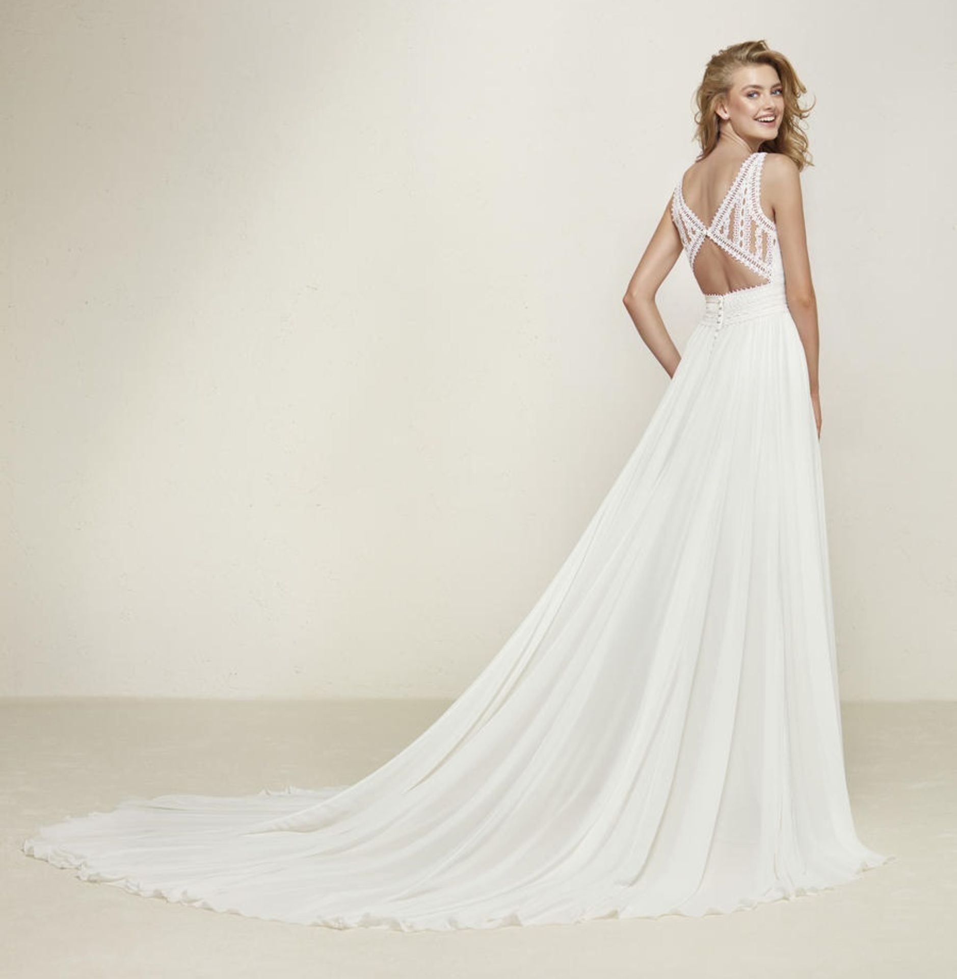 1 x PRONOVIAS 'Dramia' Designer Crocheted Lace Wedding Dress Bridal Gown, With Chiffon Gathered - Image 2 of 20
