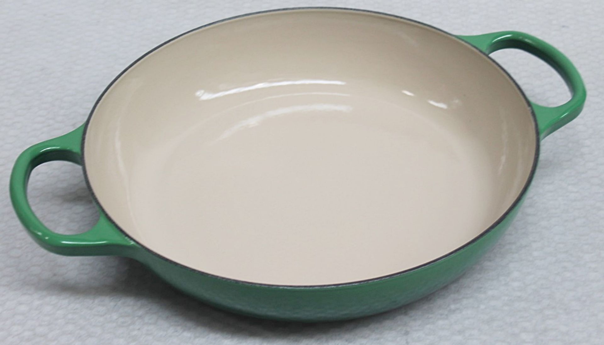 1 x LE CREUSET LE 'Signature' Enamelled Cast Iron Shallow Casserole Dish (30cm) - RRP £270.00 - Image 5 of 12