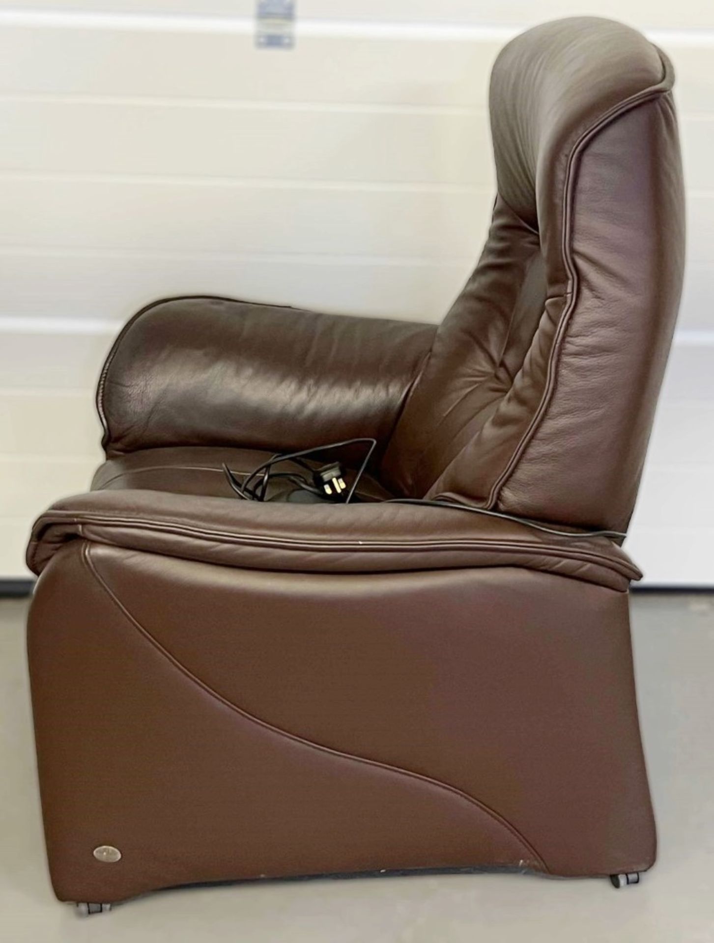 1 x HIMOLLA Premium Dual-Motor Reclining Chair Upholstered In Brown Leather - NO VAT ON THE HAMMER - - Image 2 of 4