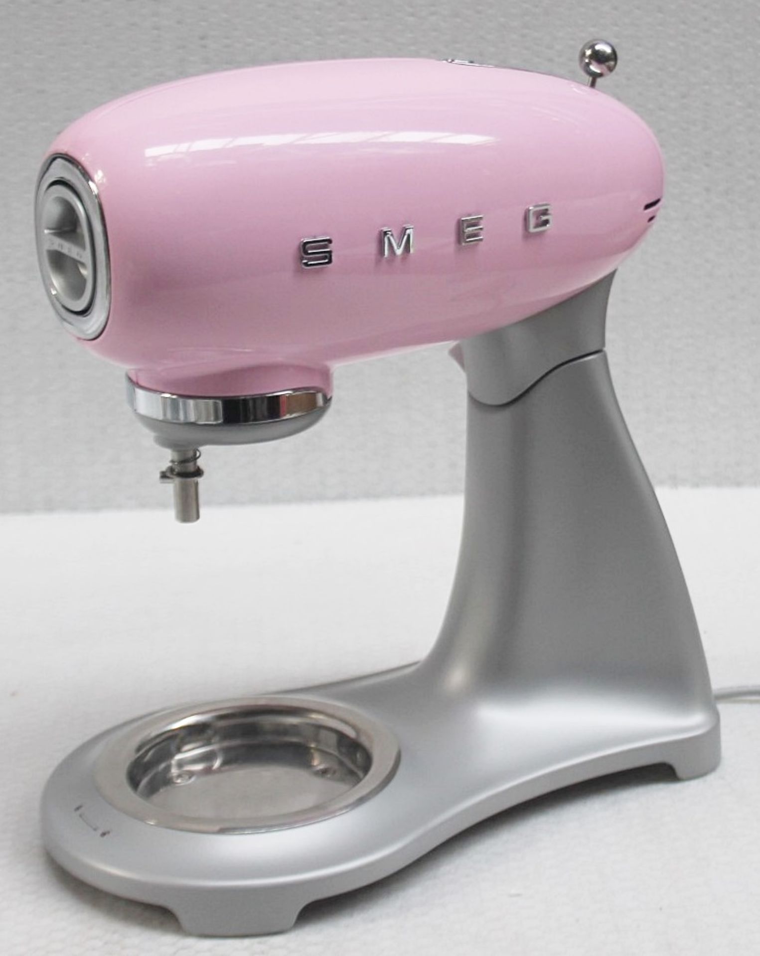 1 x SMEG 50's Retro Stand Mixer In Pink With 4.8 Litre Bowl And Accessories - RRP £499.00 - Image 2 of 14
