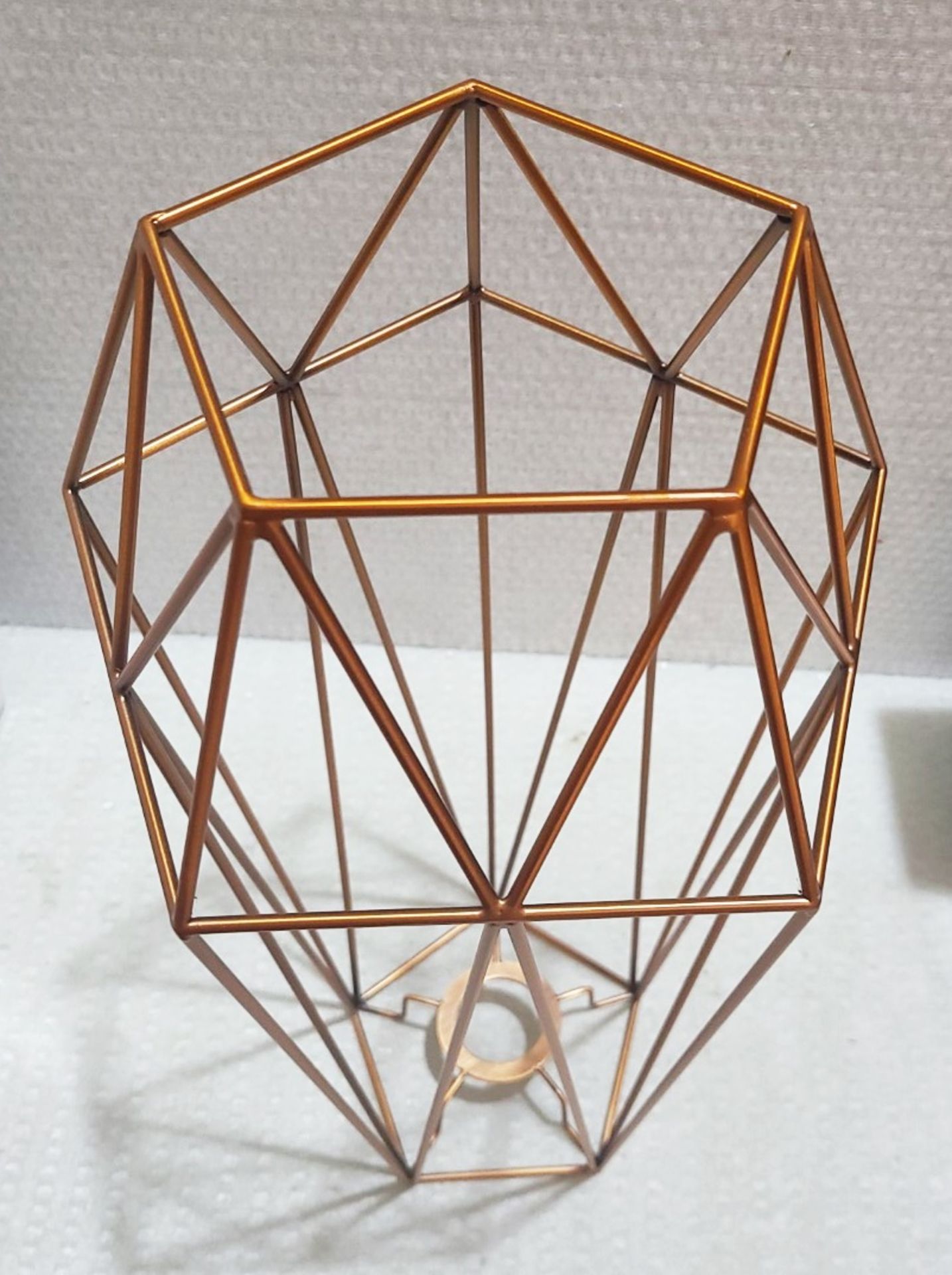 1 x CHELSOM Diamond Table Lamp Copper Metal Cage Shade Geometric Style - Image 3 of 4