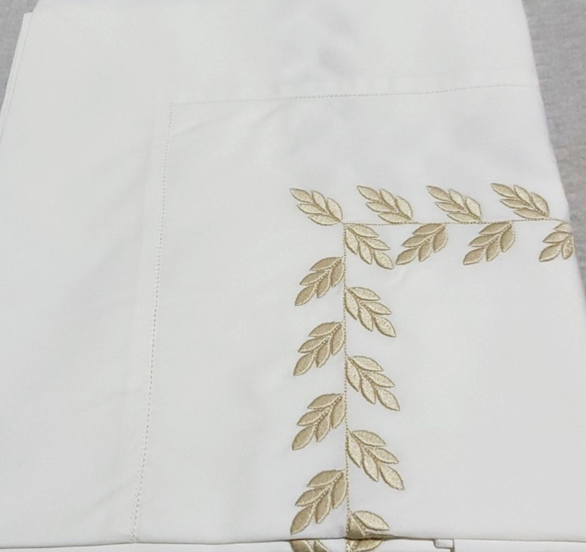 Set Of 2 PRATESI Bisanzio Golden Embroidered On Egyptian Cotton Angel Skin Shams 65x65cm - Image 2 of 5