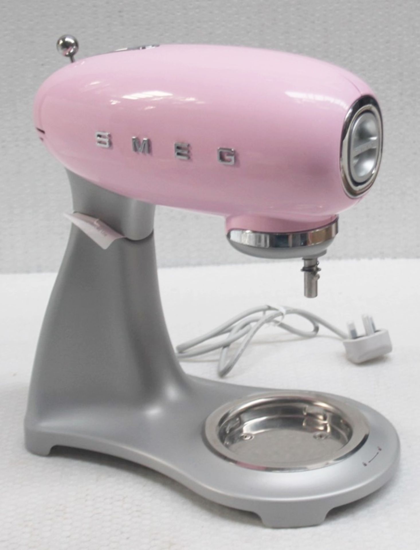 1 x SMEG 50's Retro Stand Mixer In Pink With 4.8 Litre Bowl And Accessories - RRP £499.00 - Image 3 of 14