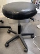 1 x Black Leather Stylist Treatment Stool - From An Award-winning Chelsea Hair Salon - Ref: 000 -