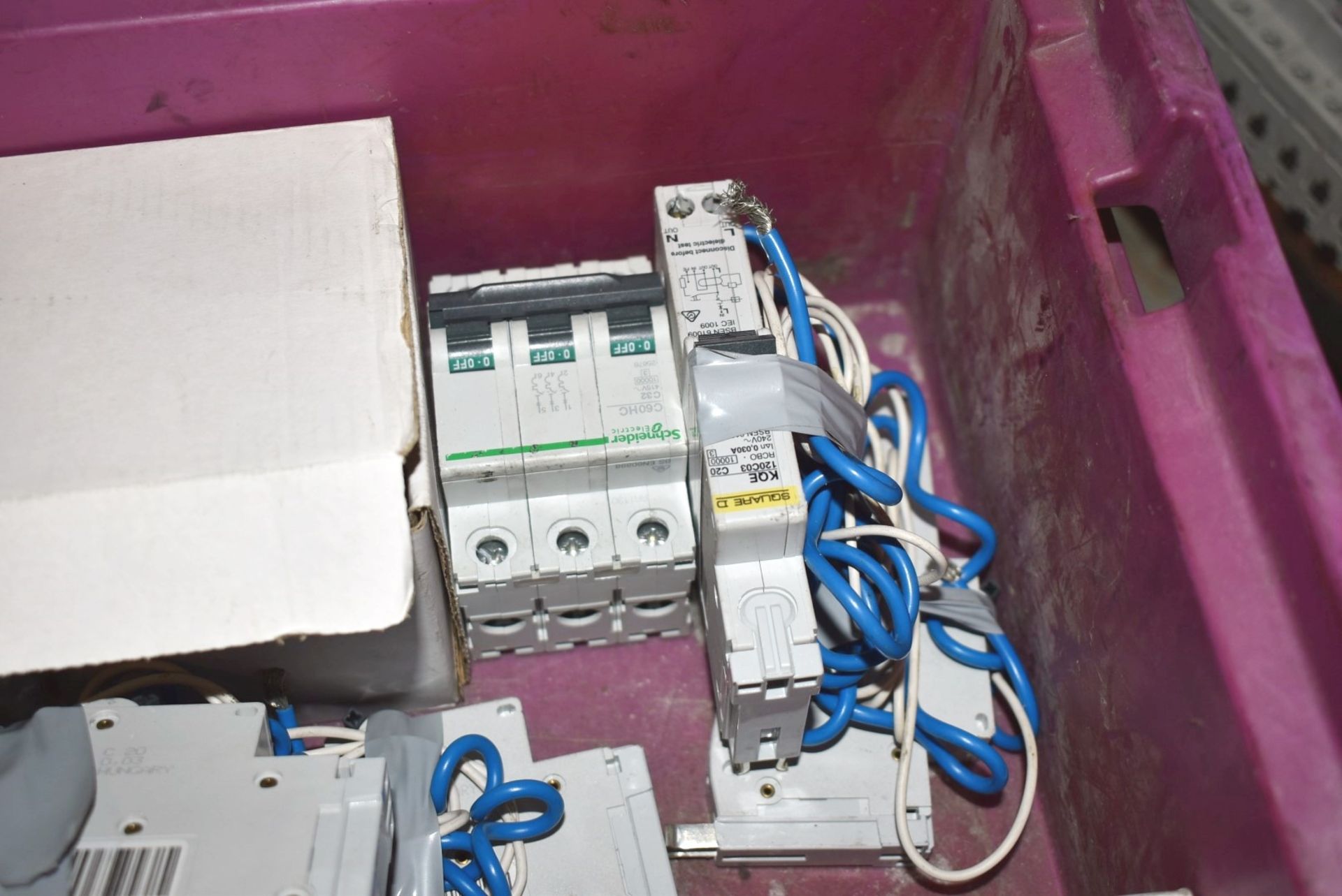 1 x Tub of Circuit Breakers - Ref: C685 - CL816 - Location: Birmingham, B45Collection - Image 6 of 9