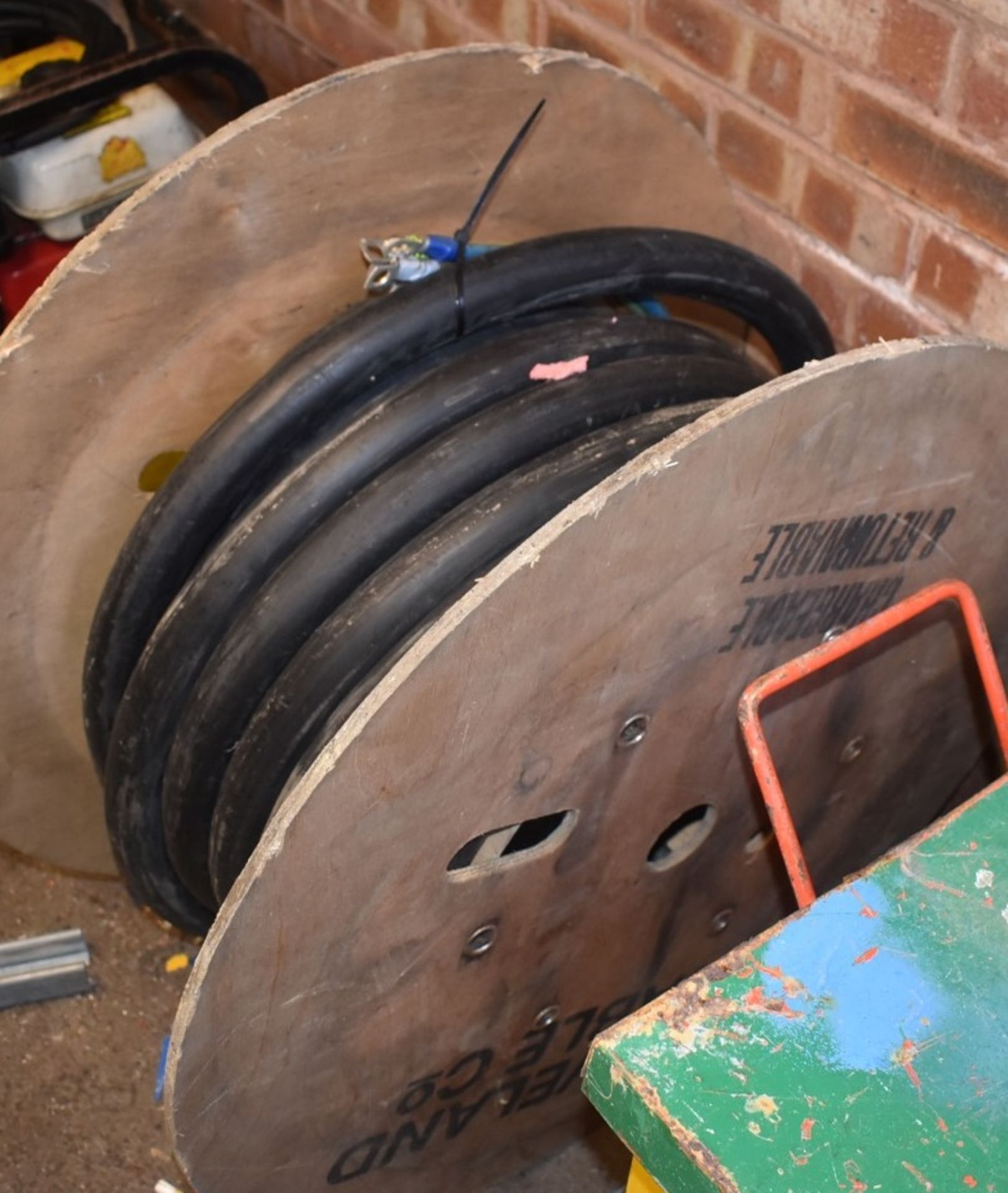 1 x Reel of Thick Electrical Cable With Bolt Hole Terminals - Blue/Brown/Earth - Image 2 of 5