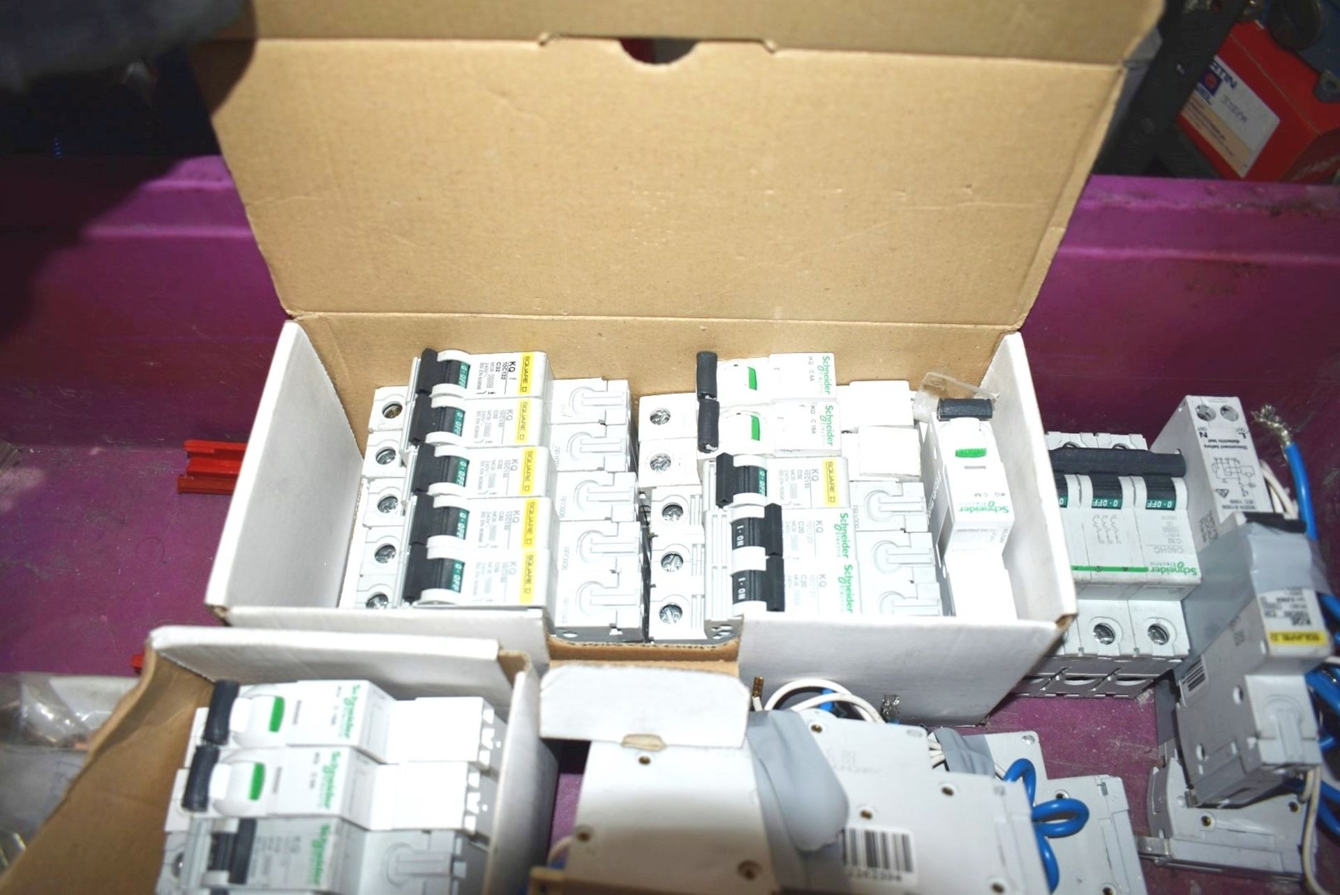 1 x Tub of Circuit Breakers - Ref: C685 - CL816 - Location: Birmingham, B45Collection - Image 9 of 9