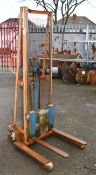 1 x Coolie Manual Stacker - Ref: C293 - CL816 - Location: Birmingham, B45Collection D