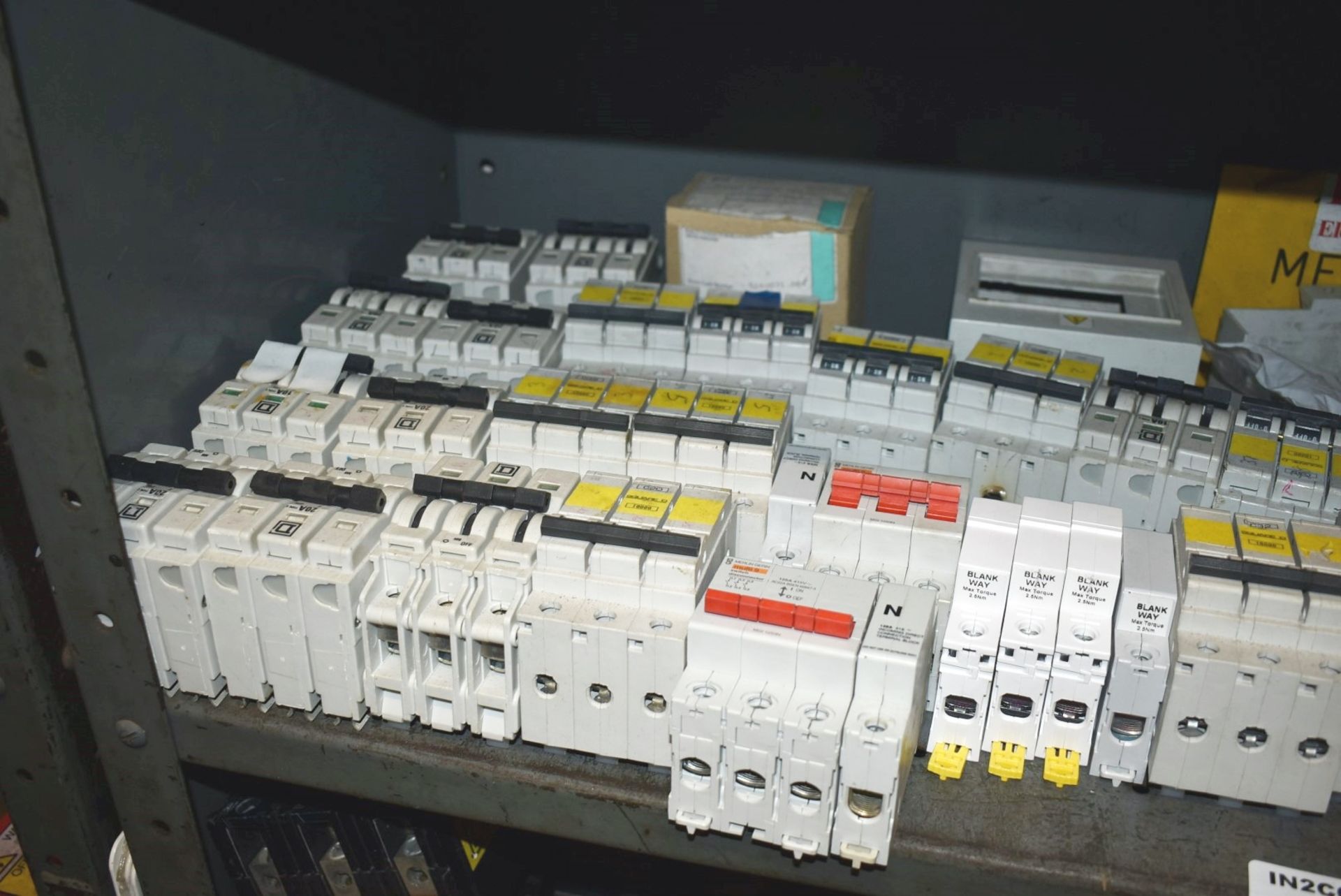 Assorted Electrical Components - Mainly Circuit Breakers - Contents of Shelf - Ref: C666 - CL816 - L - Image 3 of 12