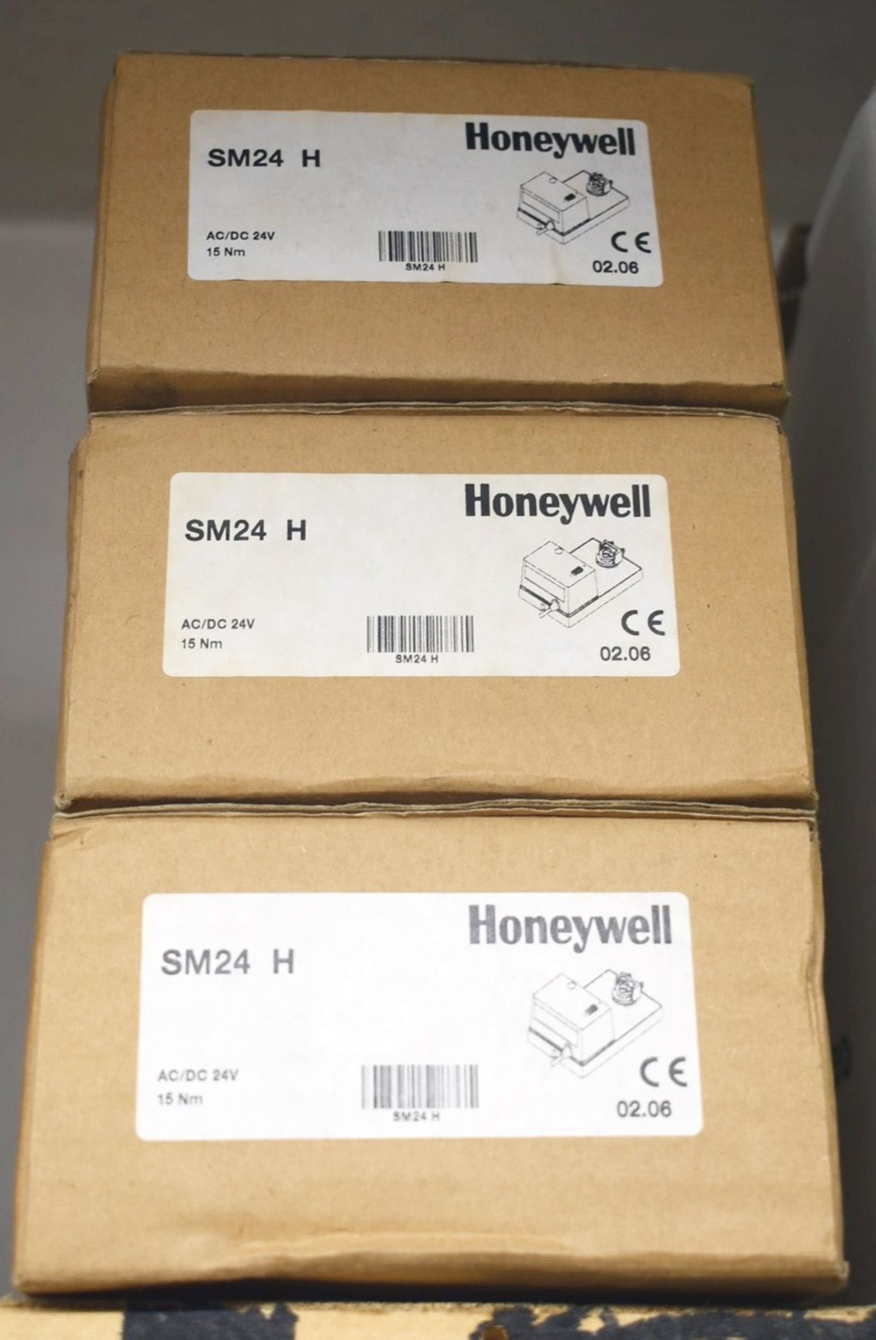 3 x Honeywell SM24 H Actuators - Unused Boxed Stock - Ref: TBC - CL816 - Location: Birmingham, B45<p