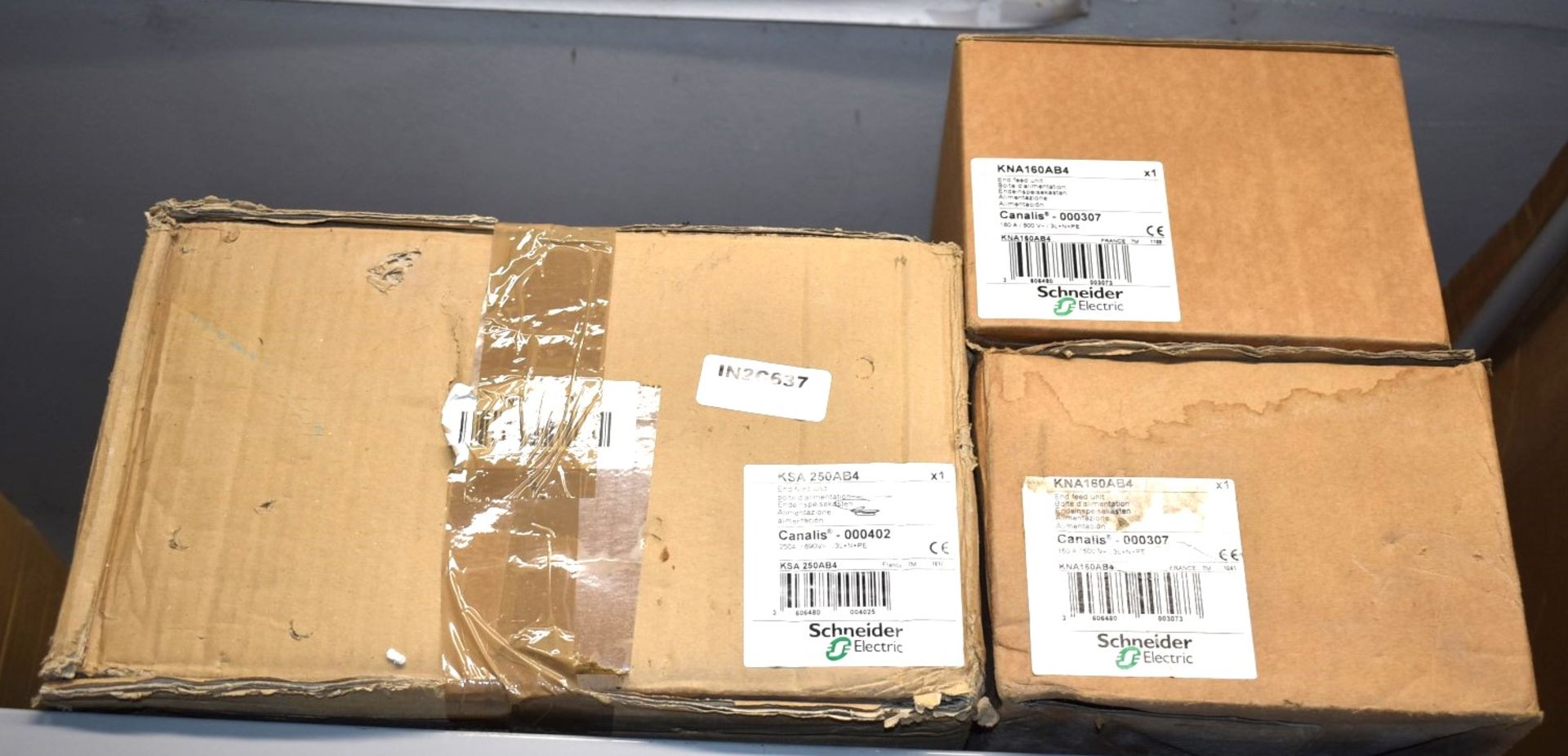 3 x Schneider Electric Canalis End Feed Units - Types KSA250AB4 & KNA160AB4 - RRP £1,360 - Image 5 of 7