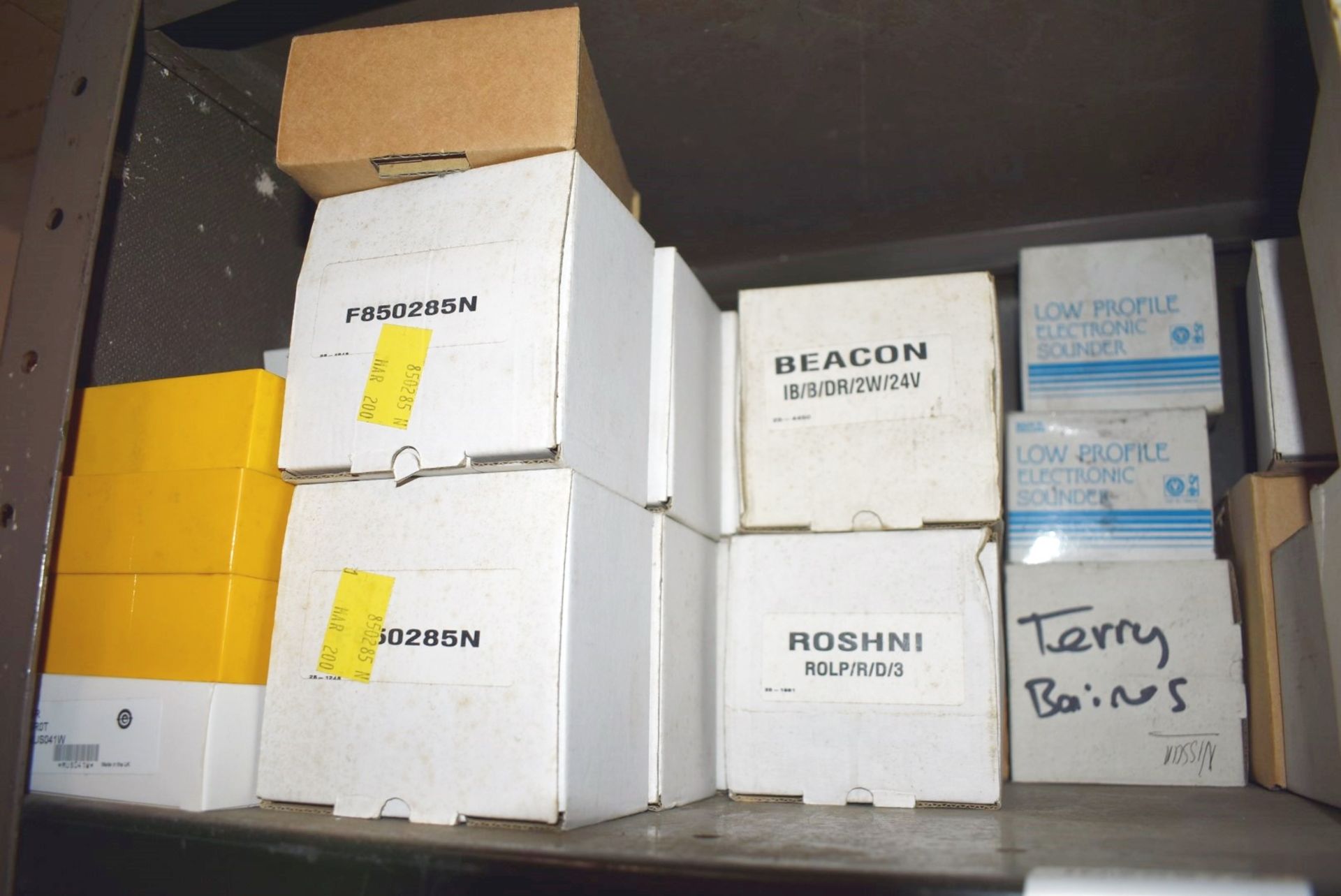 Assorted Electrical Components - Contents of Shelf - Ref: C676 - CL816 - Location: Birmingham, B45<p - Image 17 of 28