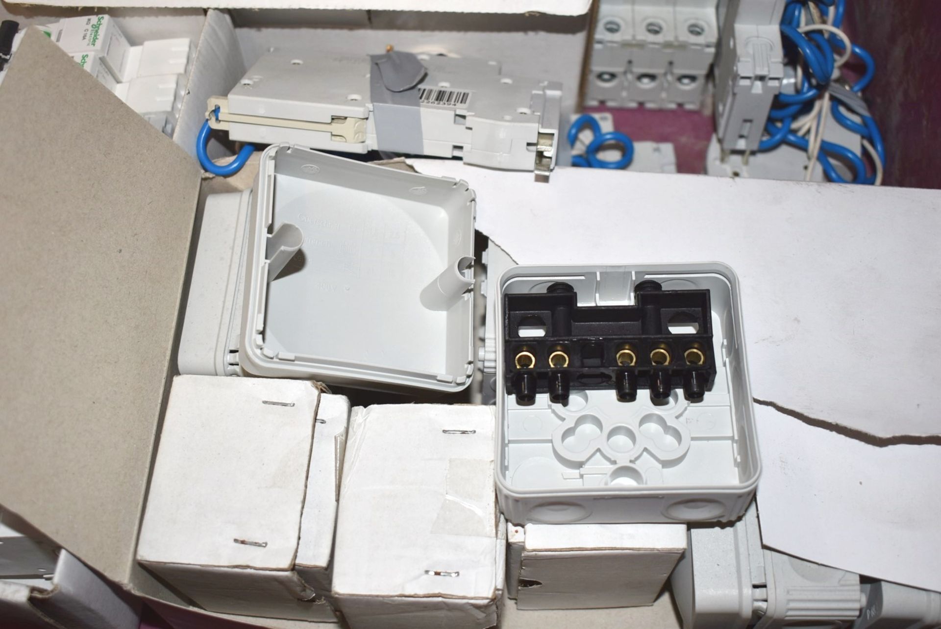 1 x Tub of Circuit Breakers - Ref: C685 - CL816 - Location: Birmingham, B45Collection - Image 3 of 9
