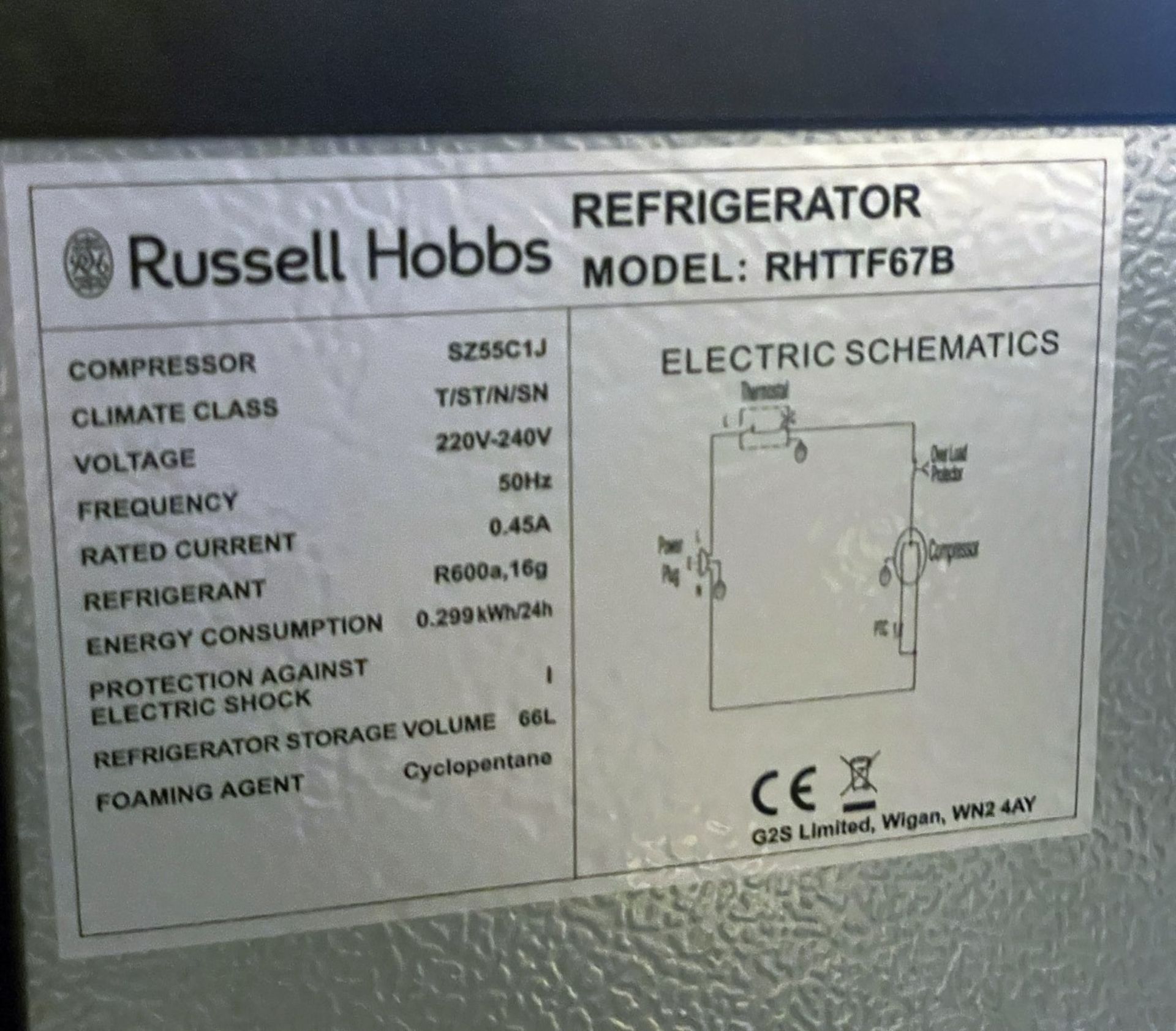 1 X Russell Hobbs Rhttf67B 66 Litre Reversible Doors Table Top Mini Fridge, Black [Energy Class F] - - Image 6 of 10