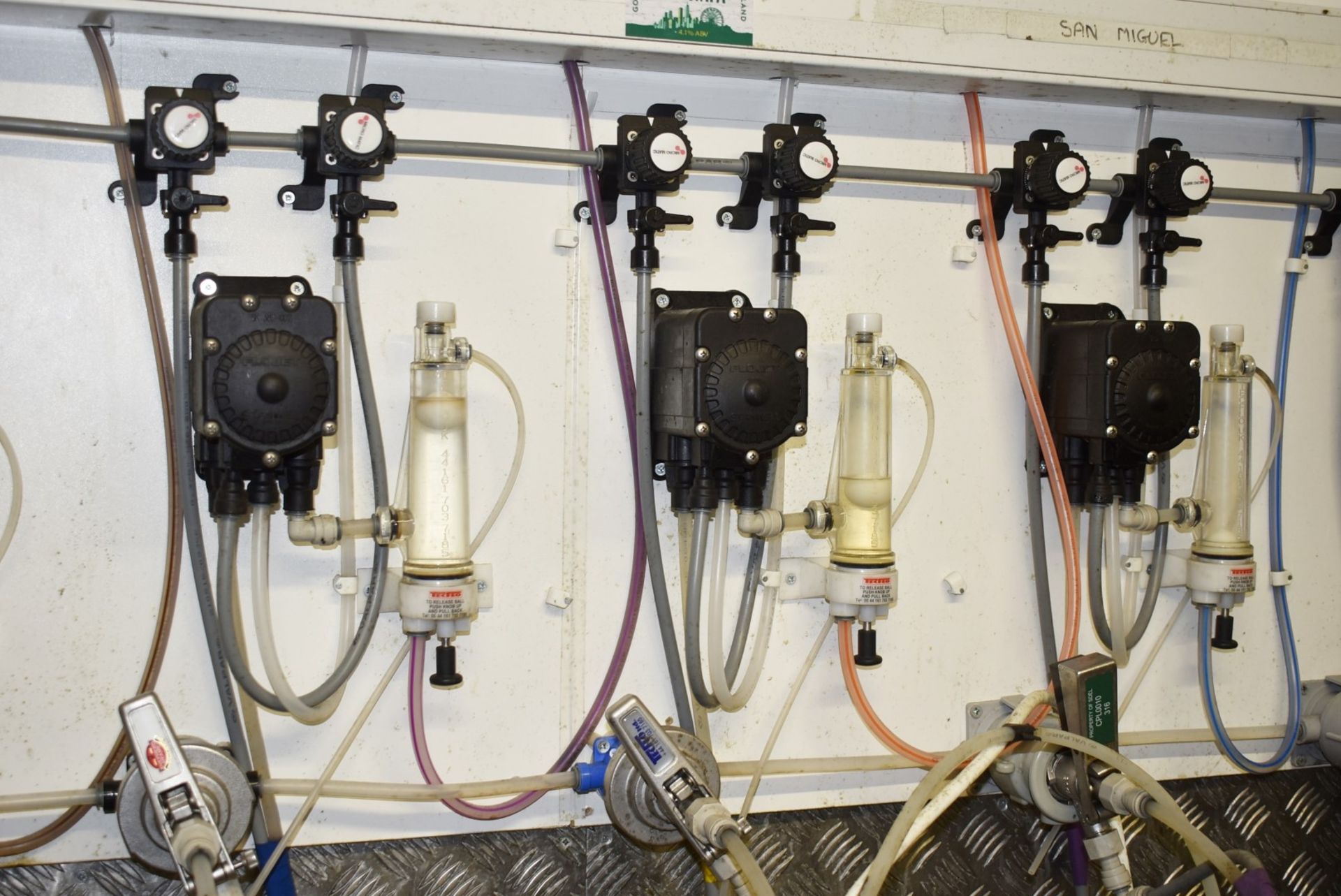 1 x Hubbard Wine or Beer Celler Cooling Unit, Beer Pumps, Coca Cola Bulk Supply, Keg Connectors - Image 17 of 20
