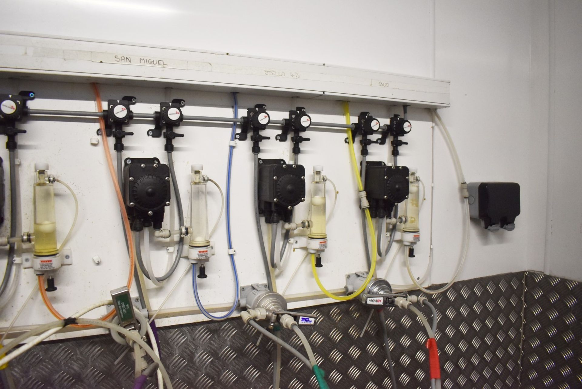 1 x Hubbard Wine or Beer Celler Cooling Unit, Beer Pumps, Coca Cola Bulk Supply, Keg Connectors - Image 20 of 20