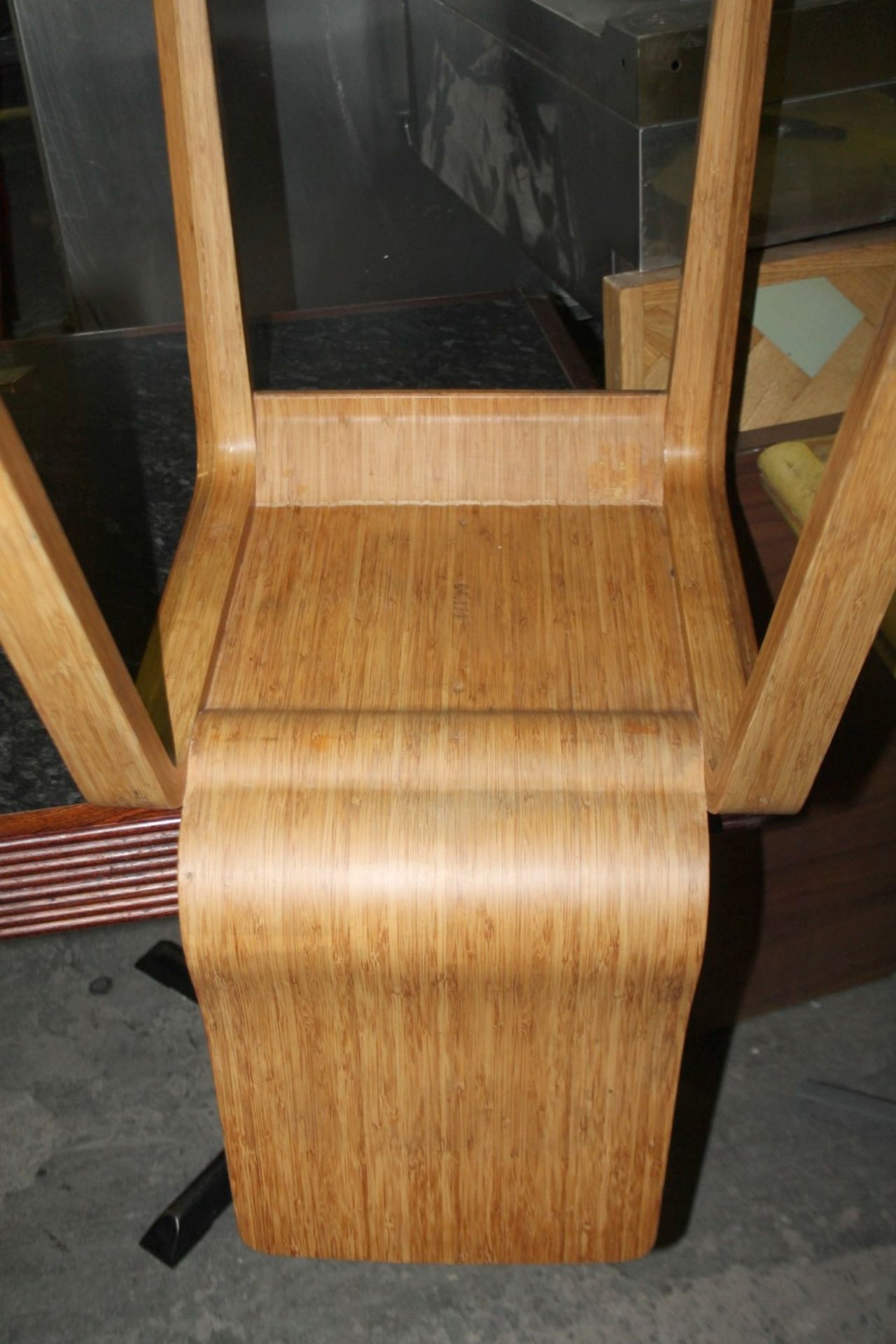 1 x Stylish Wooden Chair With A Curved Design - Dimensions: H80 x W42 x D58cm / Seat 44cm - Ref: - Image 4 of 4