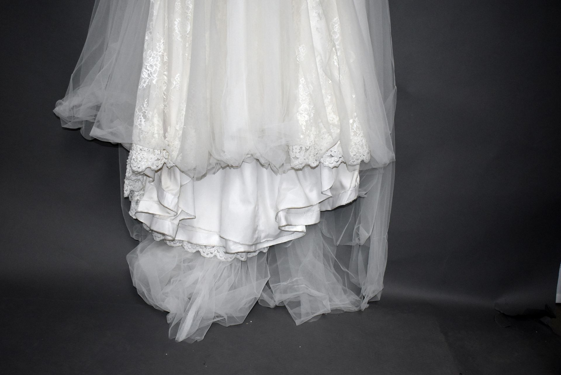 1 x LUSAN MANDONGUS Lace And Chiffon Designer Wedding Dress Bridal Gown RRP £1,450 UK 12 - Image 3 of 6