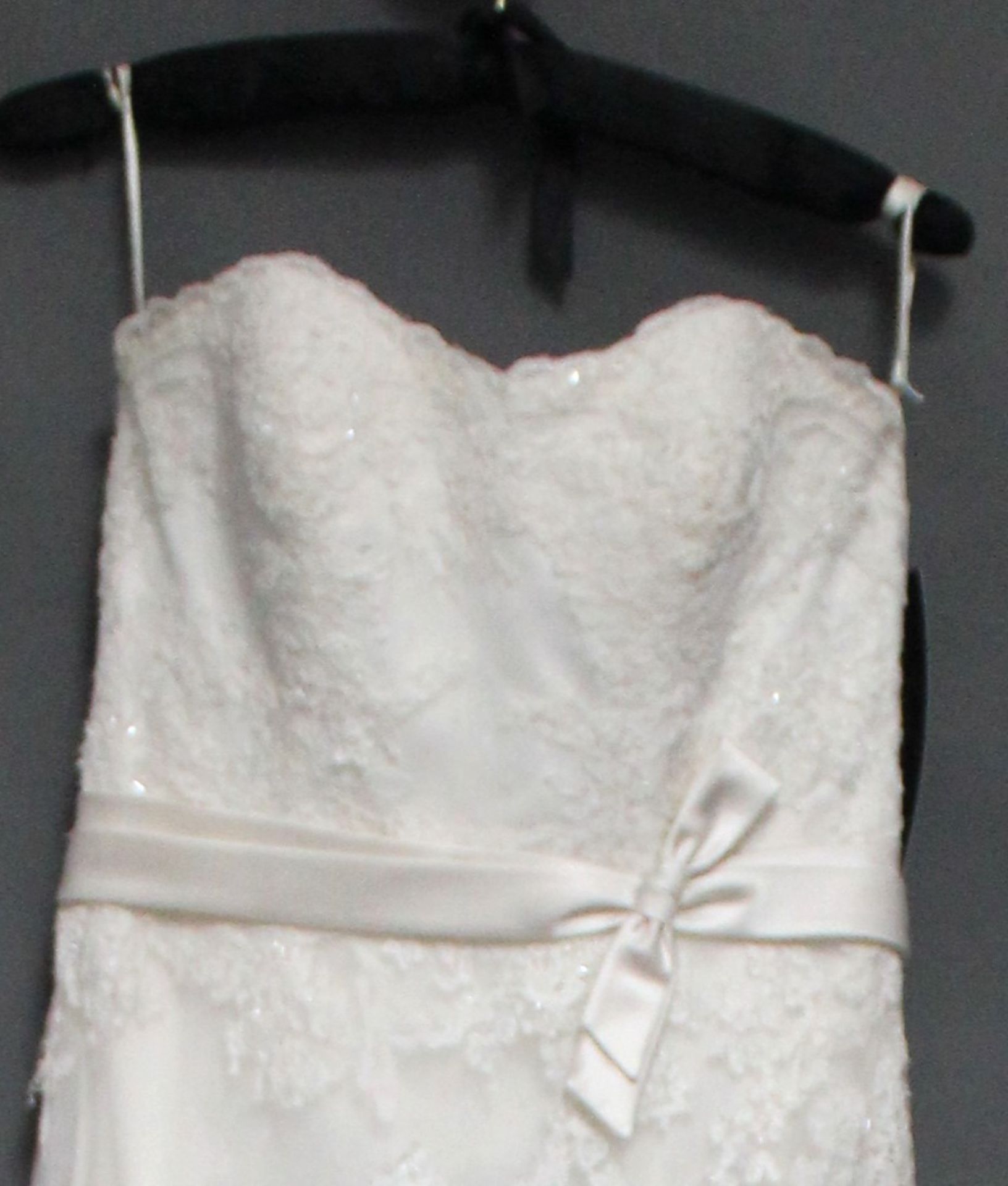 1 x ALAN HANNAH/LM 'Rachana' Strapless Lace And Beaded Designer Wedding Dress RRP £2,290 UK14 - Image 3 of 6