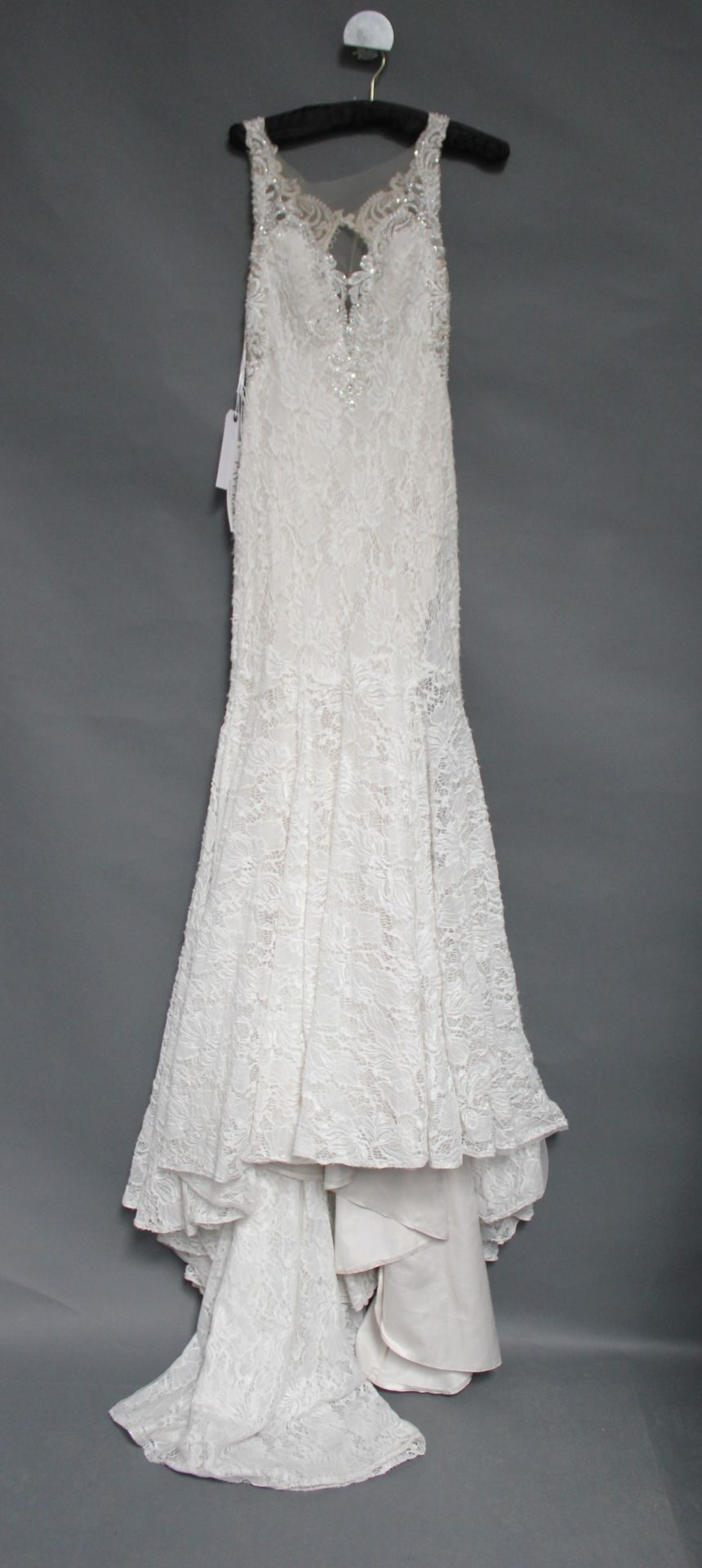 1 x ALLURE BRIDAL Stunning Lace And Beaded Plunge Neckline Designer Wedding Dress RRP £1,200 UK10 - Image 3 of 10