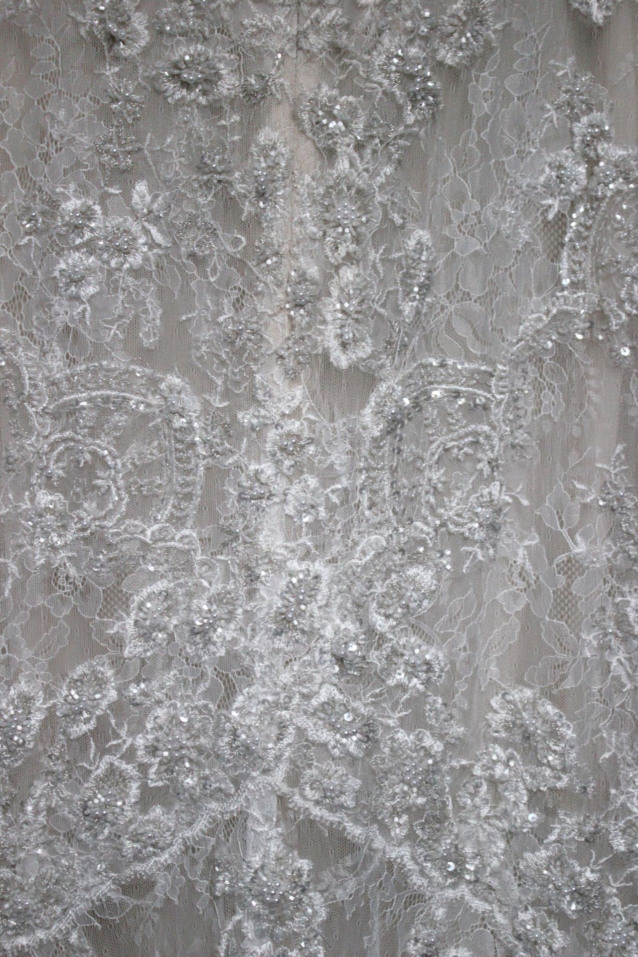 1 x REBECCA INGRAM 'Gabriella' Sleeveless Lace And Beaded Designer Wedding Dress RRP £1,400 UK12 - Image 5 of 6