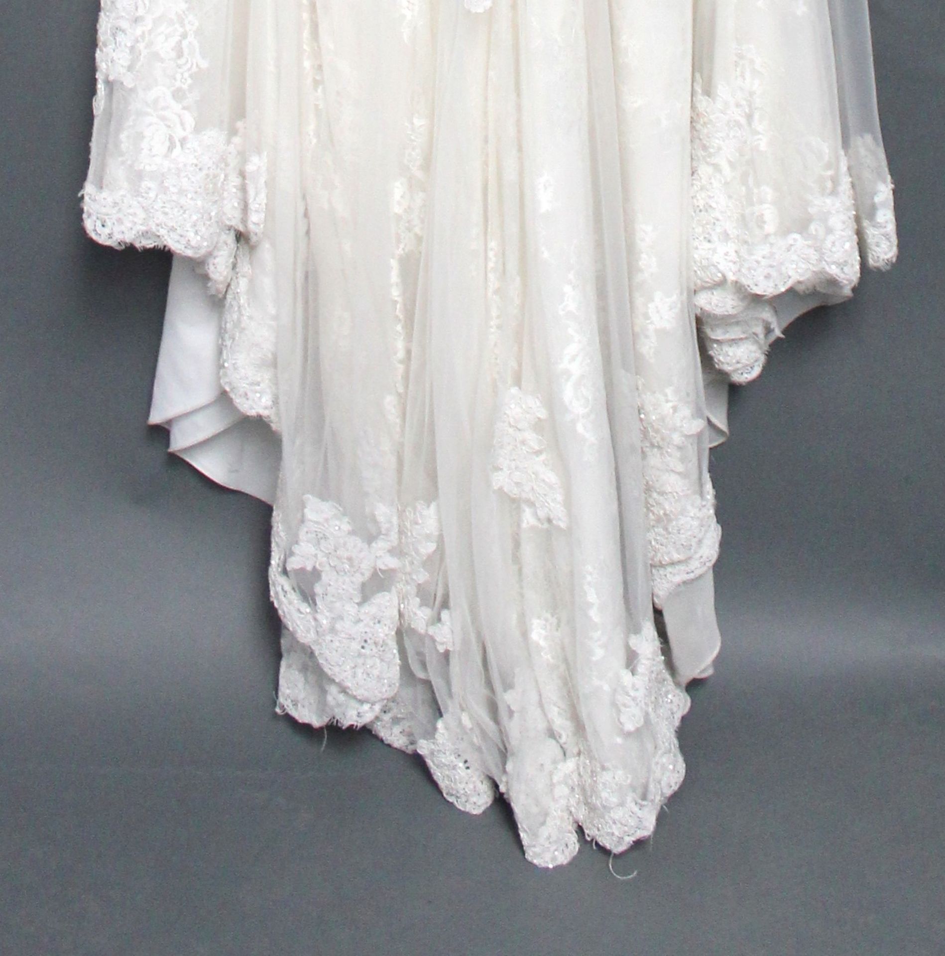 1 x LUSAN MANDONGUS/ ANNASUL Y Lace Overlay Full Skirt Designer Wedding Dress RRP £1,500 UK14 - Image 5 of 7