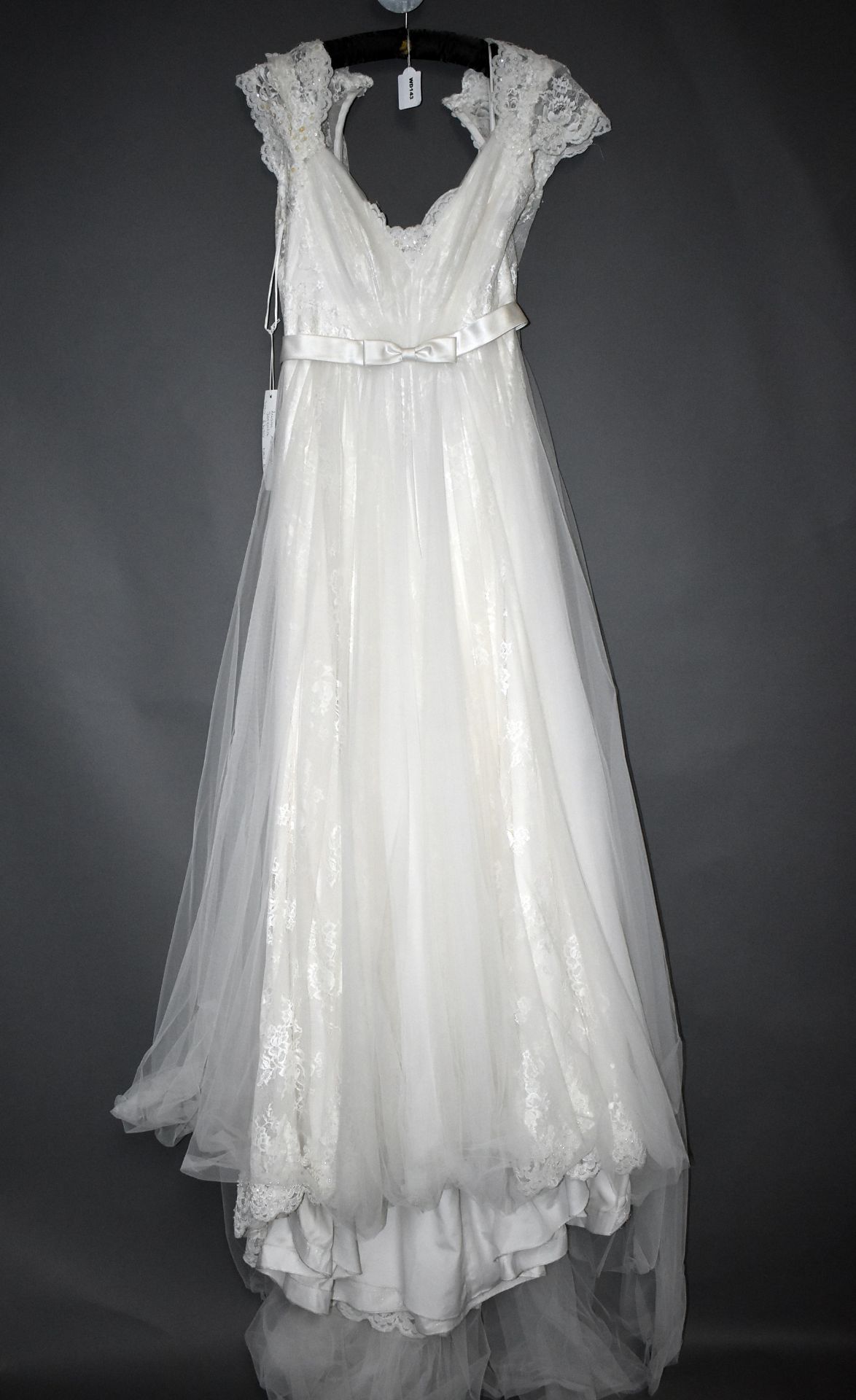 1 x LUSAN MANDONGUS Lace And Chiffon Designer Wedding Dress Bridal Gown RRP £1,450 UK 12 - Image 2 of 6