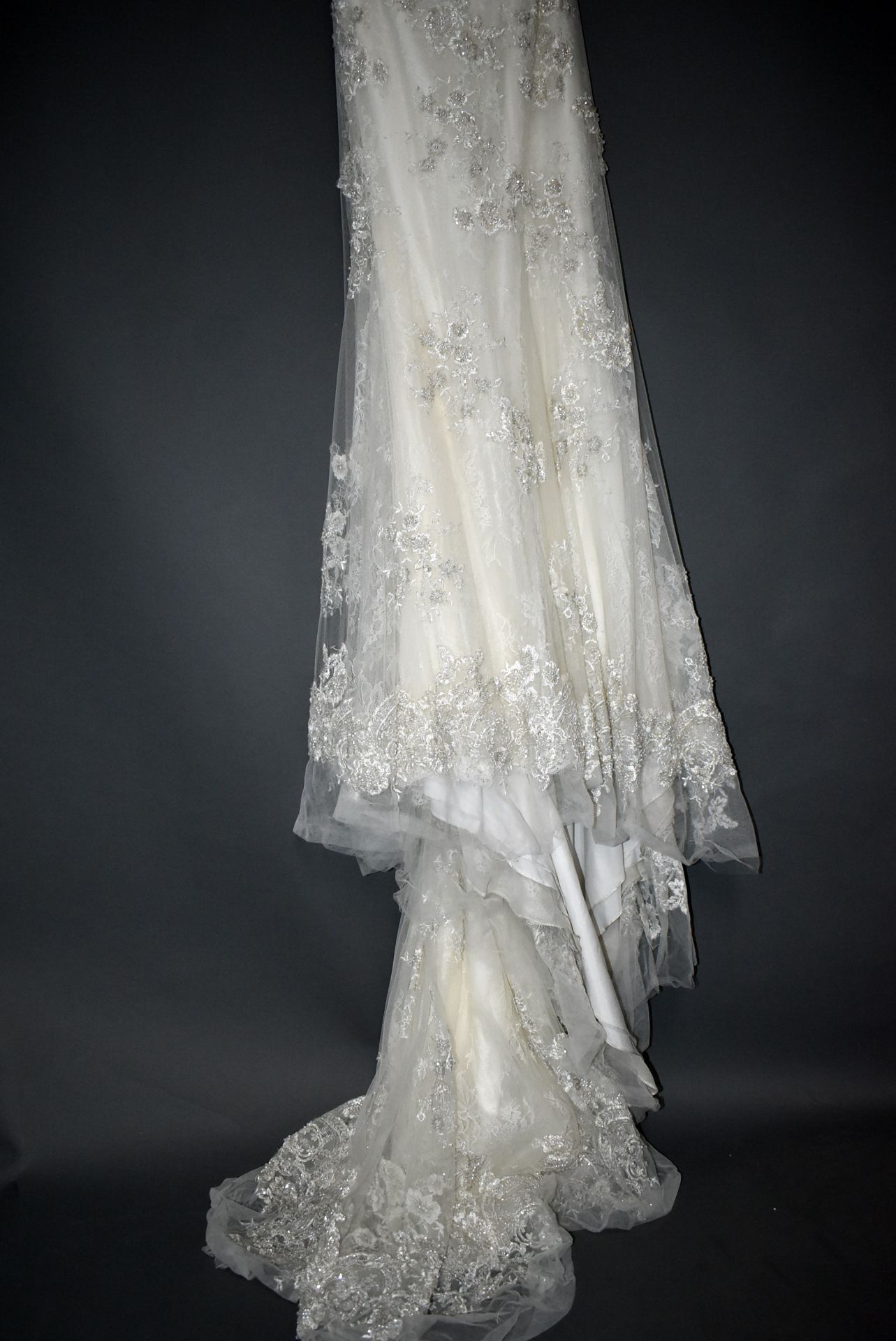 1 x LUSAN MANDONGUS Lace Overlay Designer Wedding Dress Bridal Gown RRP £1,000 UK 12 - Image 4 of 7